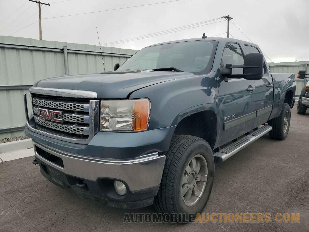 1GT121C87BF140097 GMC SIERRA 2011