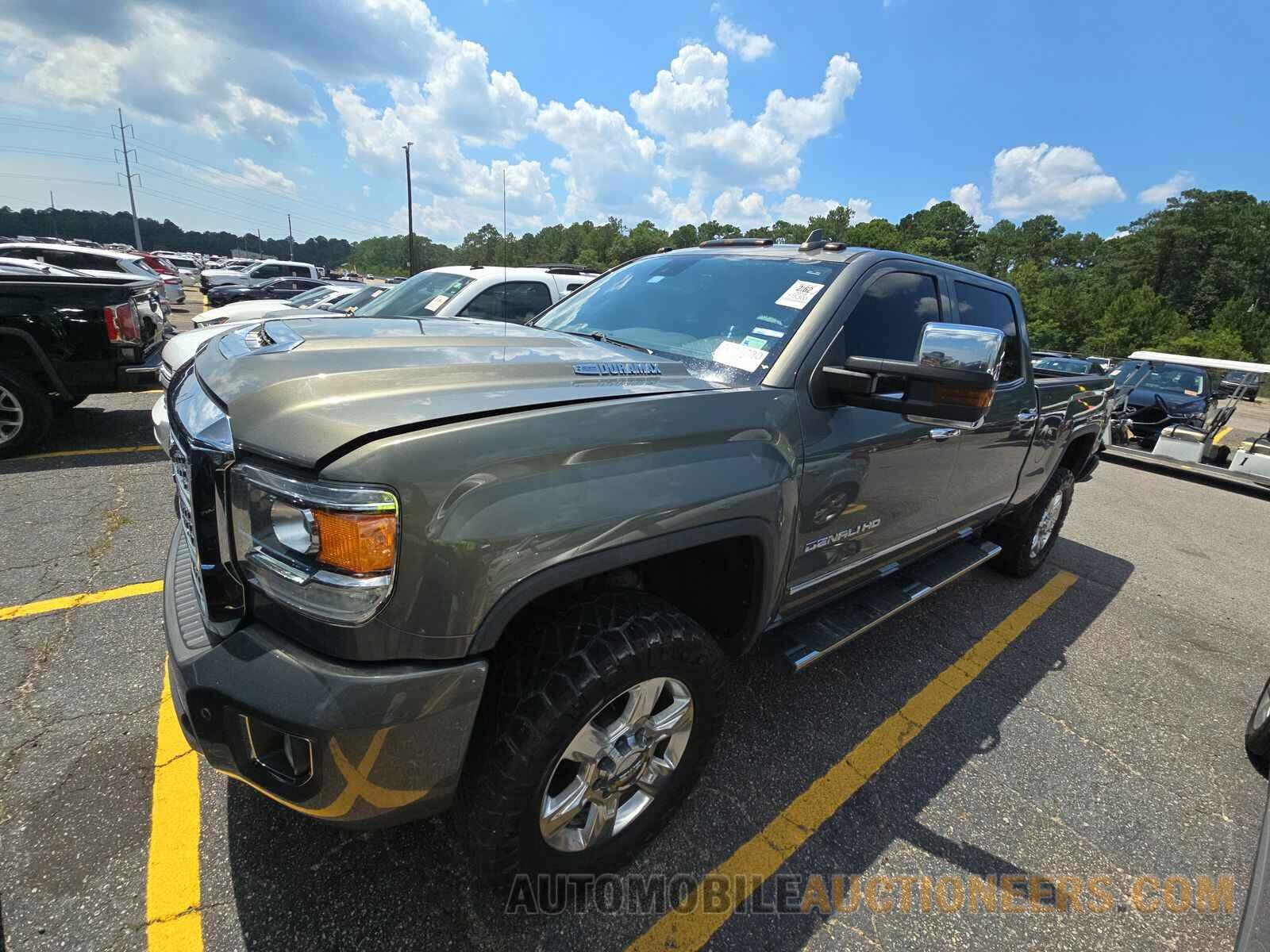 1GT12UEY3JF106767 GMC Sierra 2500 2018