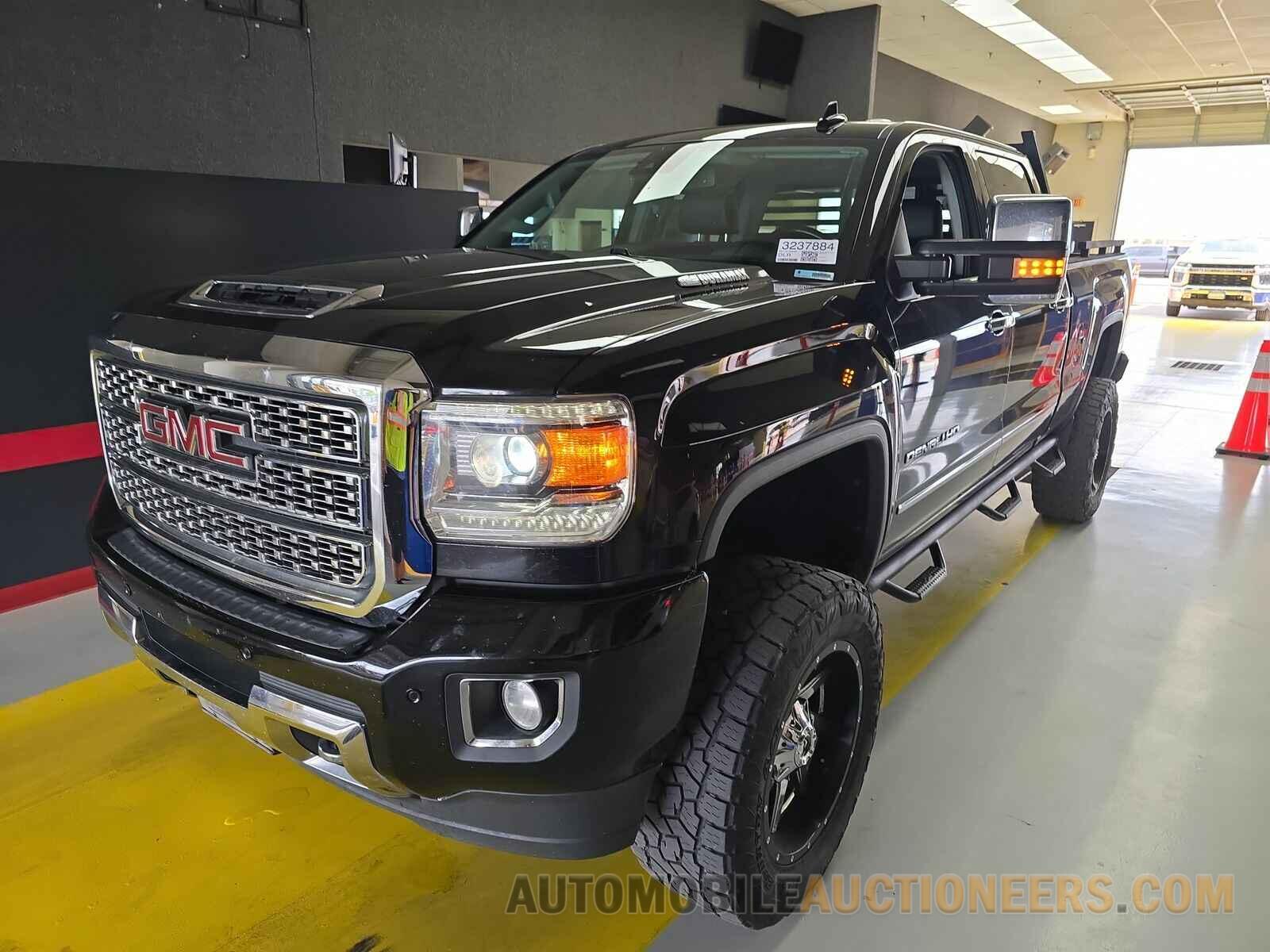 1GT12UEY3JF136948 GMC Sierra 2500 2018