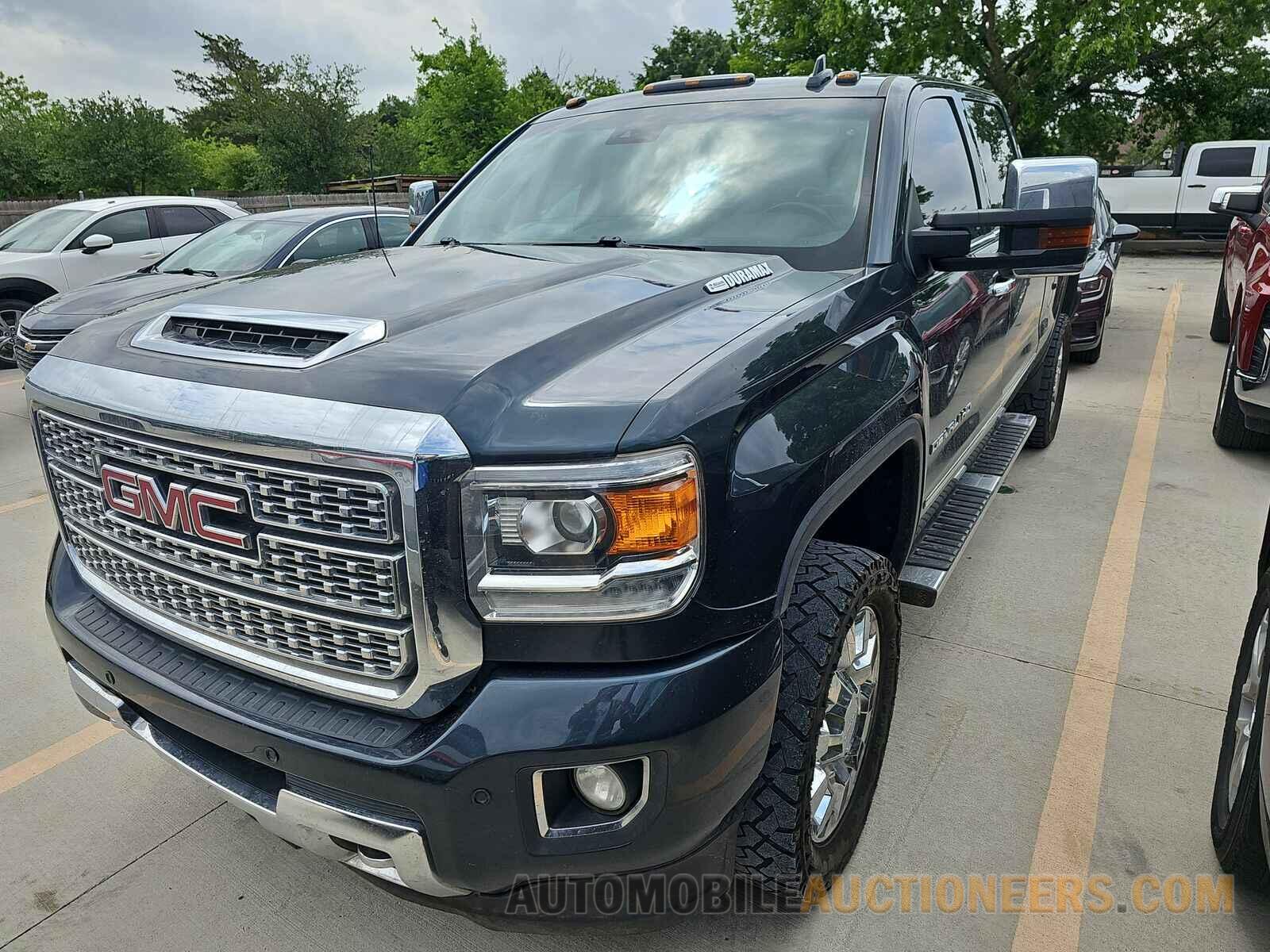 1GT12UEY6JF109291 GMC Sierra 2500 2018