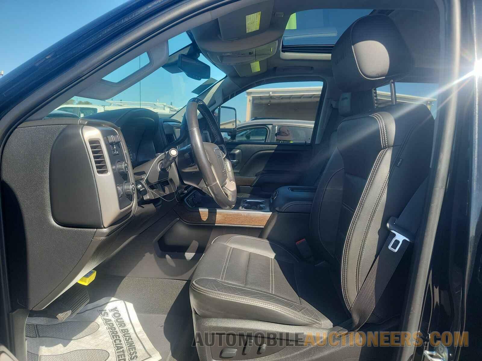 1GT12UEY6JF218219 GMC Sierra 2500HD 2018