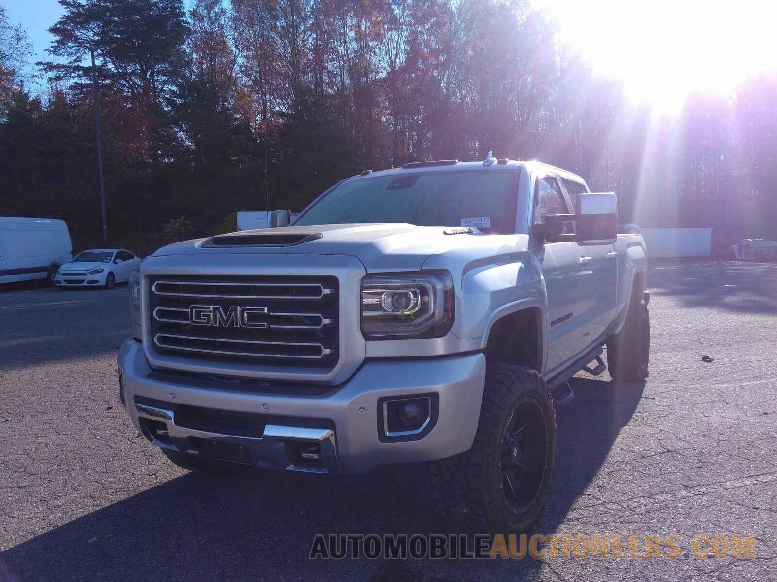 1GT12UEY9JF142060 GMC Sierra 2500HD 2018