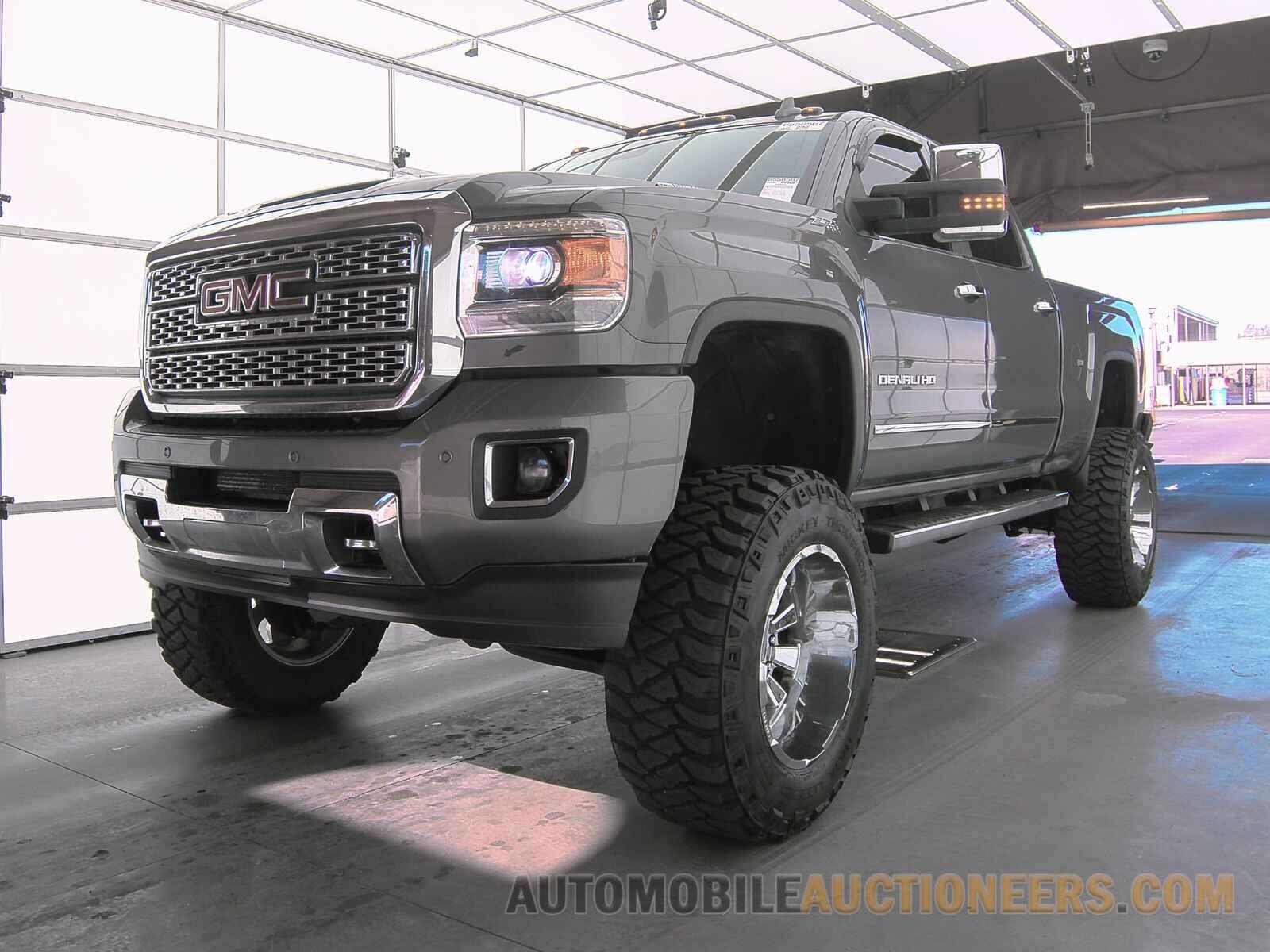 1GT12UEY9JF246645 GMC Sierra 2500 2018