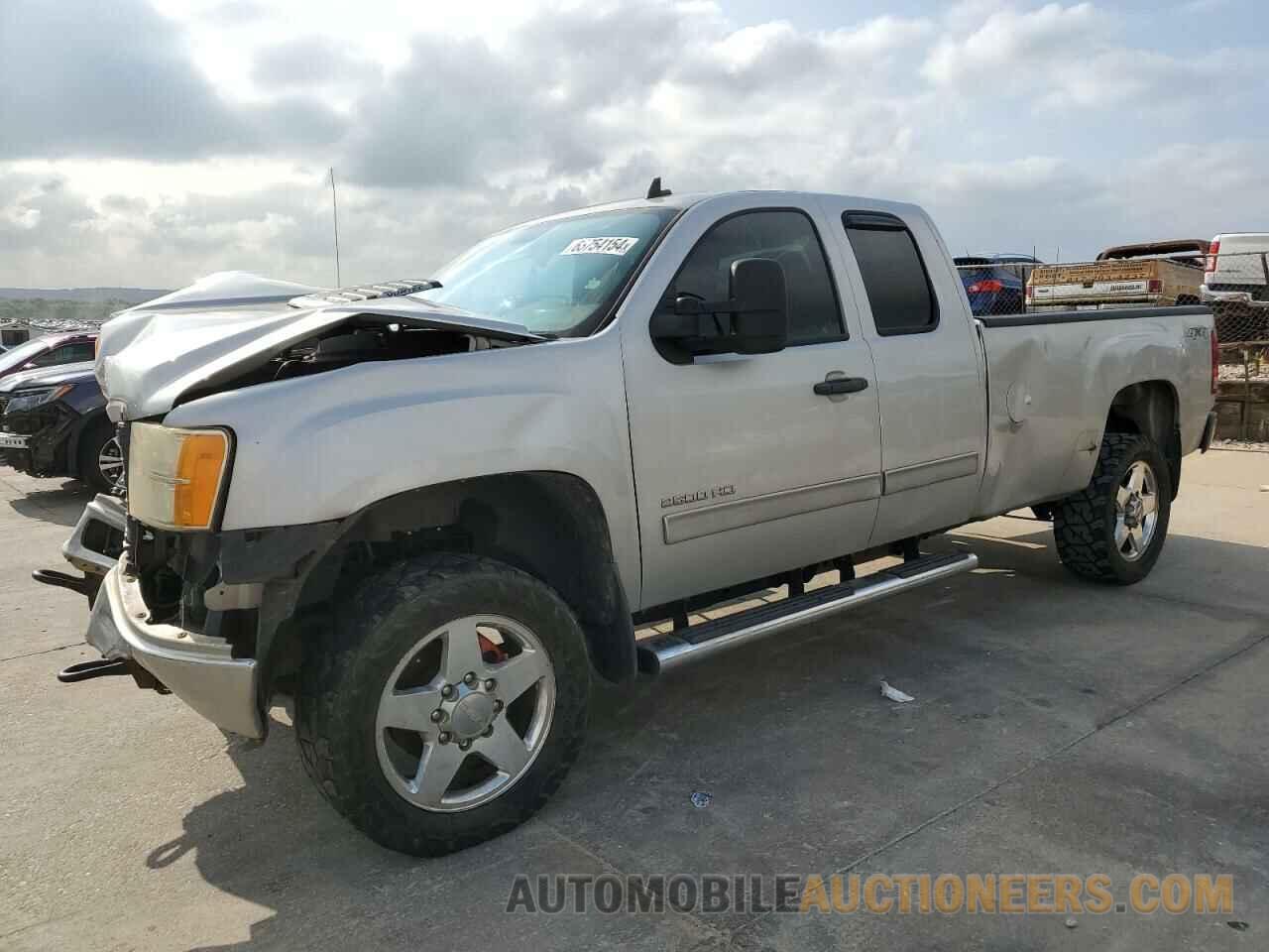 1GT220CG2BZ381358 GMC SIERRA 2011