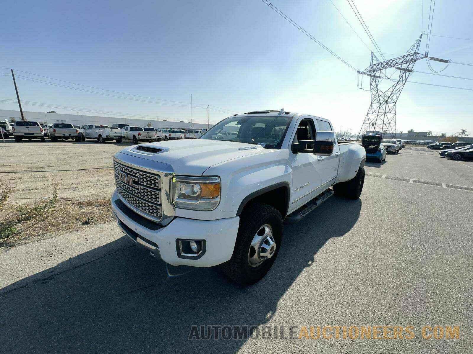 1GT42WEY9KF236403 GMC Sierra 3500 2019