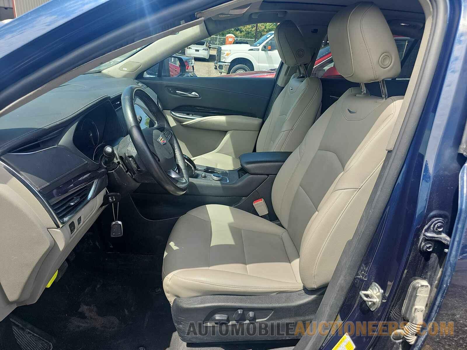 1GYAZAR42MF065239 Cadillac XT4 2021