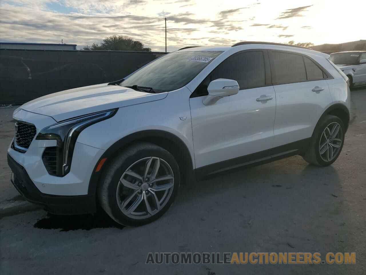 1GYFZER41KF228926 CADILLAC XT4 2019