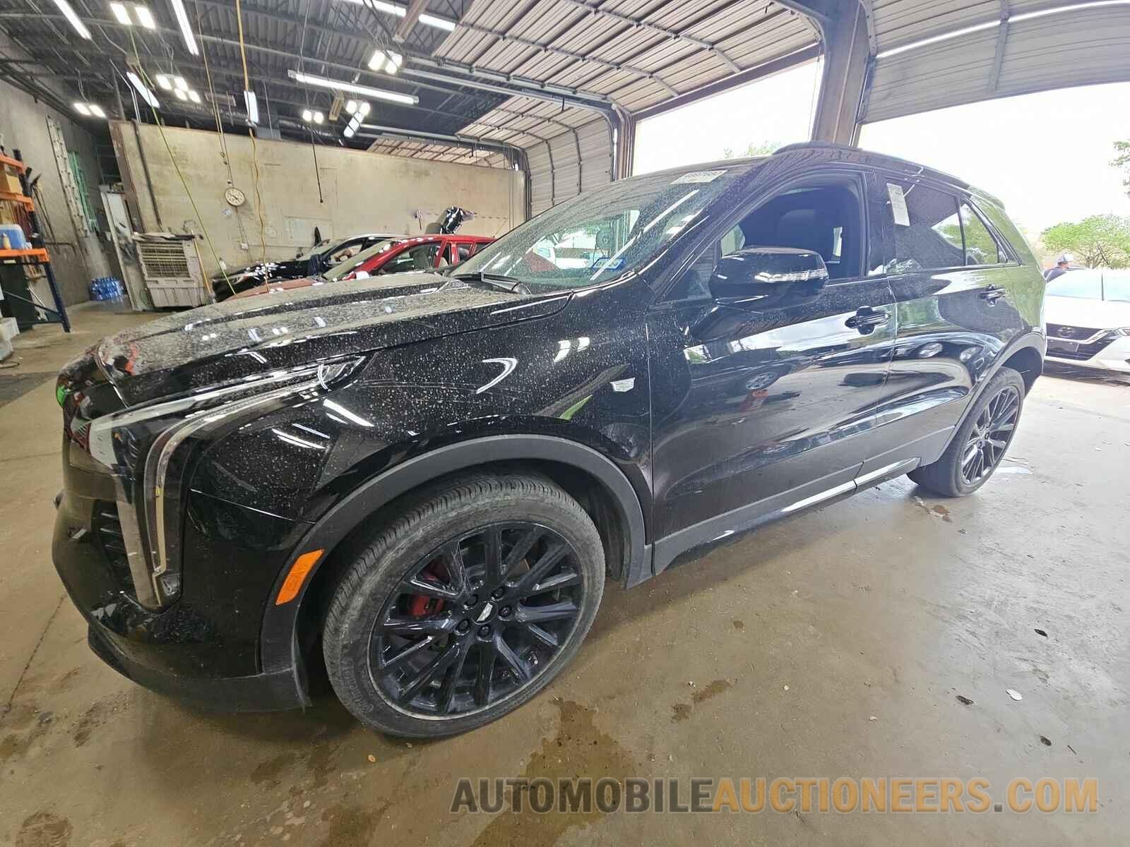 1GYFZER42MF082717 Cadillac XT4 S 2021