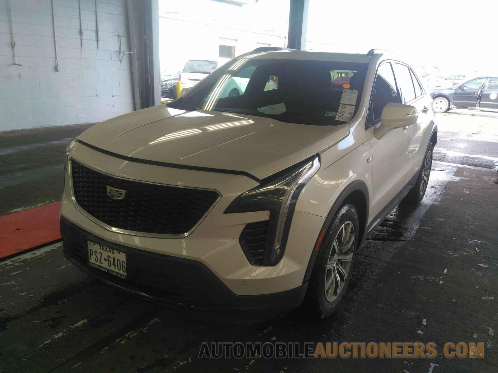 1GYFZER43MF018816 Cadillac XT4 2021