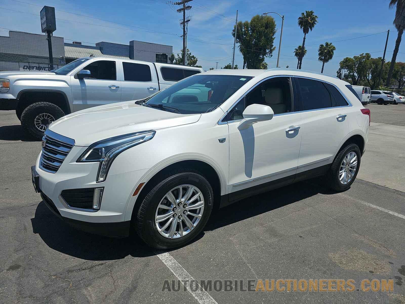 1GYKNARS0HZ295879 Cadillac XT5 2017