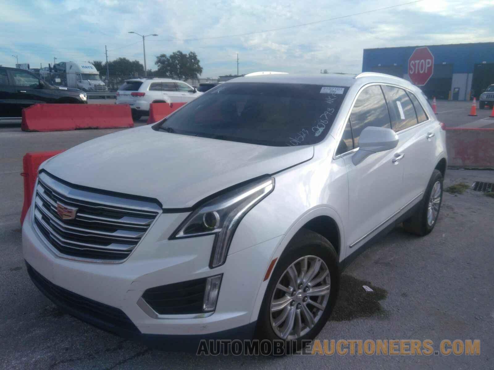 1GYKNARS6HZ208793 Cadillac XT5 2017