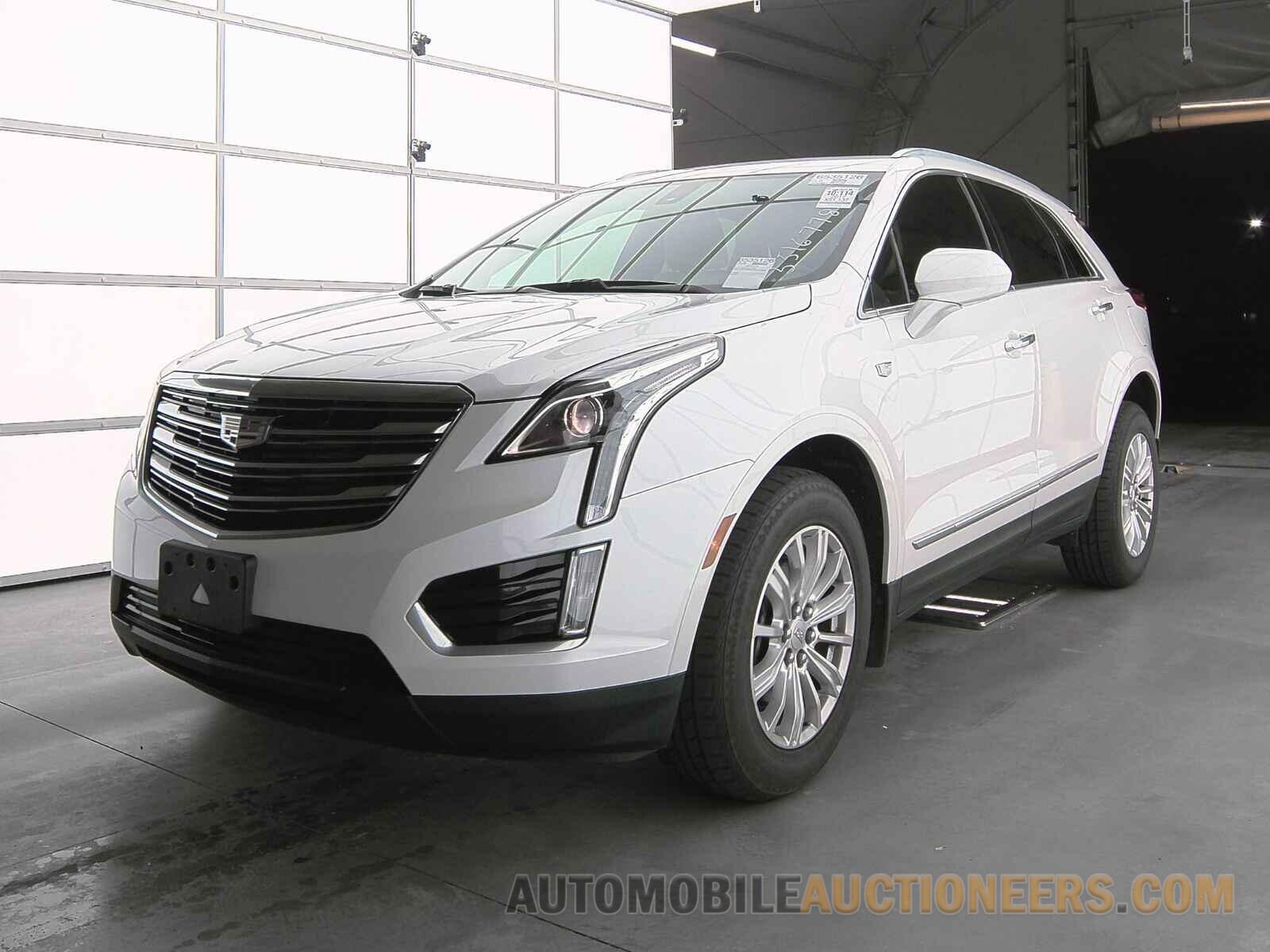 1GYKNARS7HZ277900 Cadillac XT5 2017