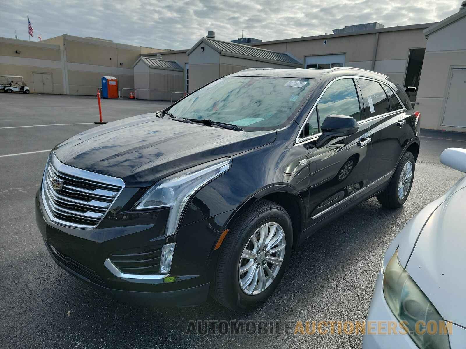 1GYKNARSXHZ107871 Cadillac XT5 2017