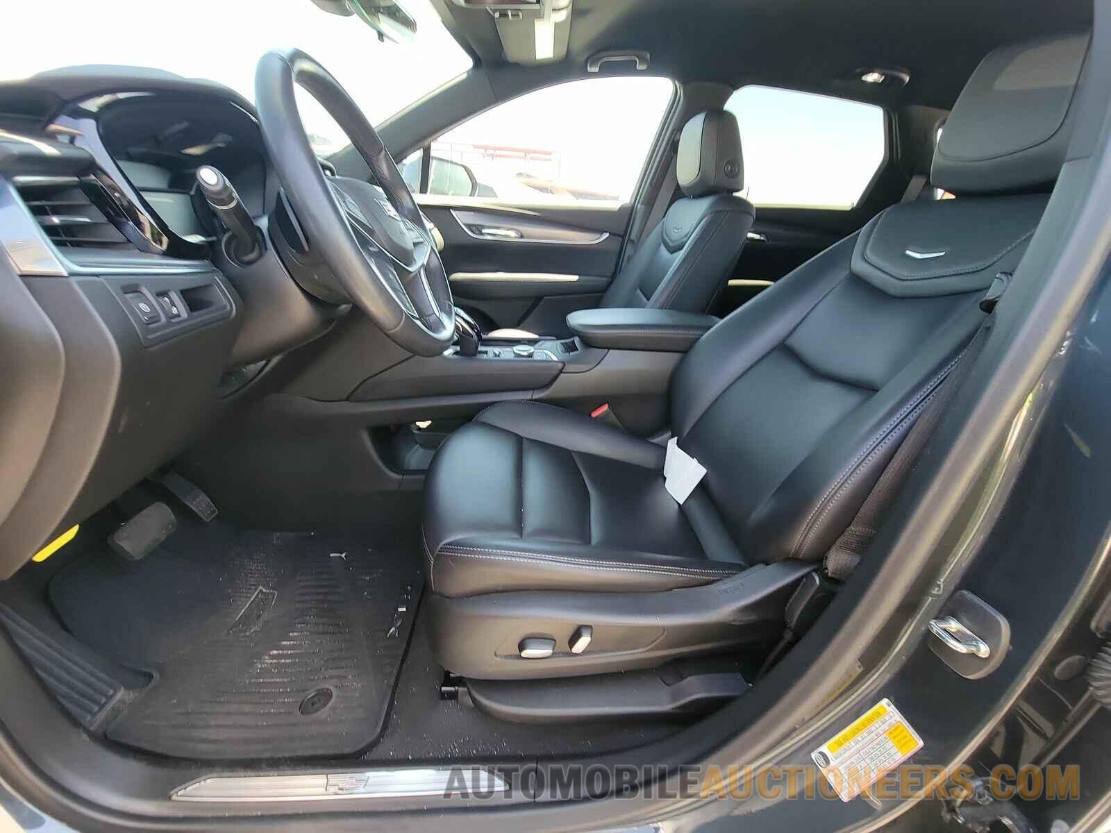 1GYKNBR41MZ190625 Cadillac XT5 2021