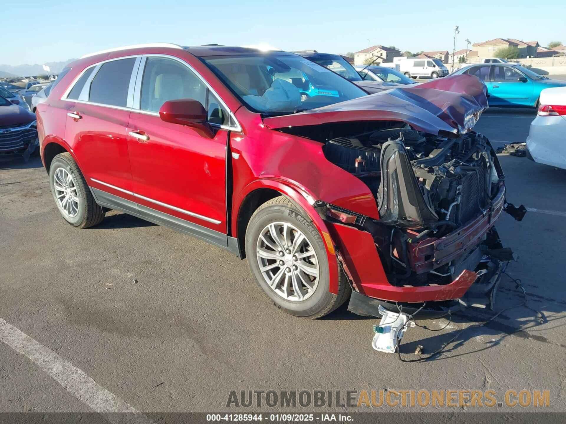 1GYKNBRS3HZ268231 CADILLAC XT5 2017