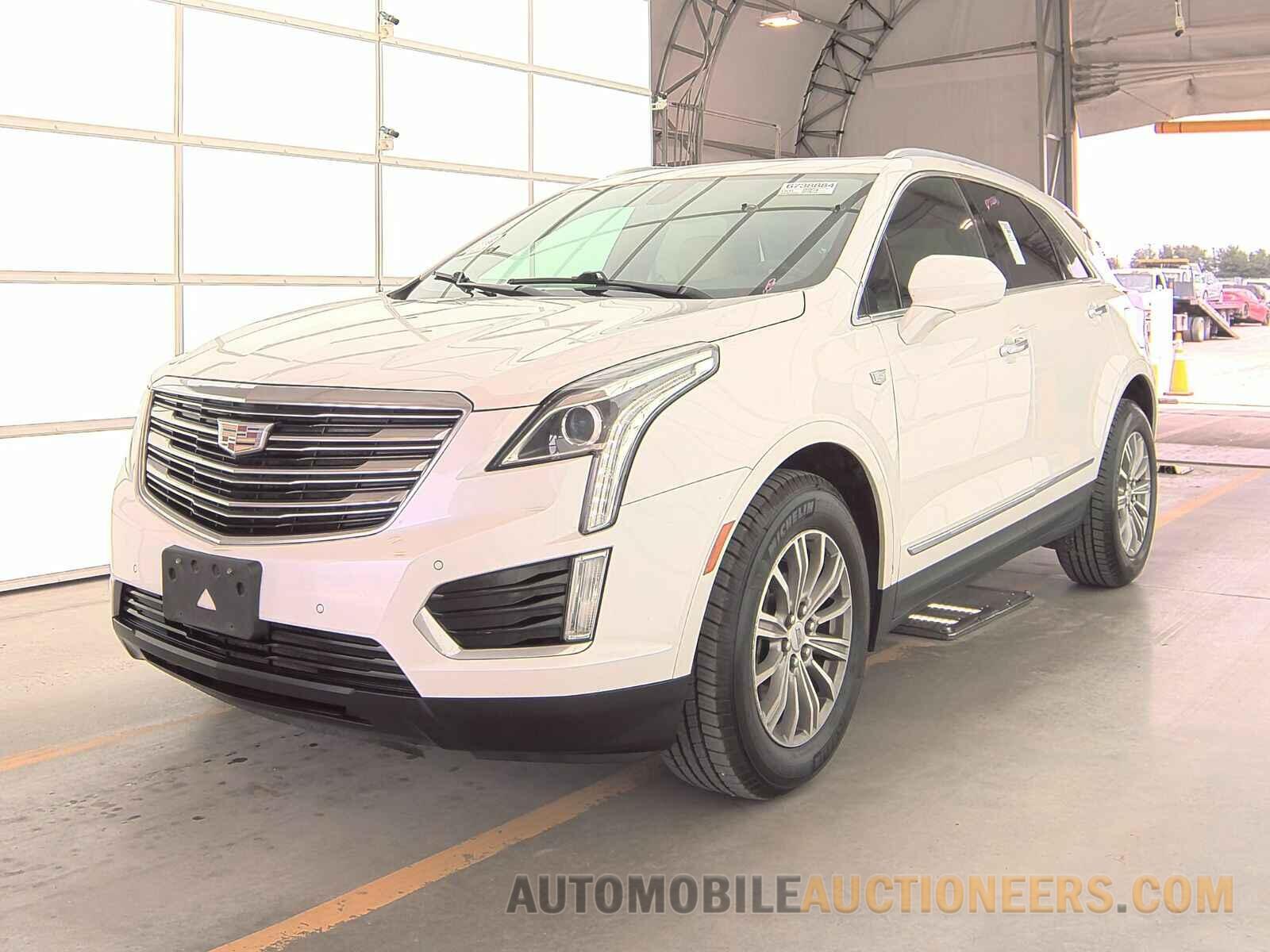 1GYKNBRS5HZ221640 Cadillac XT5 2017