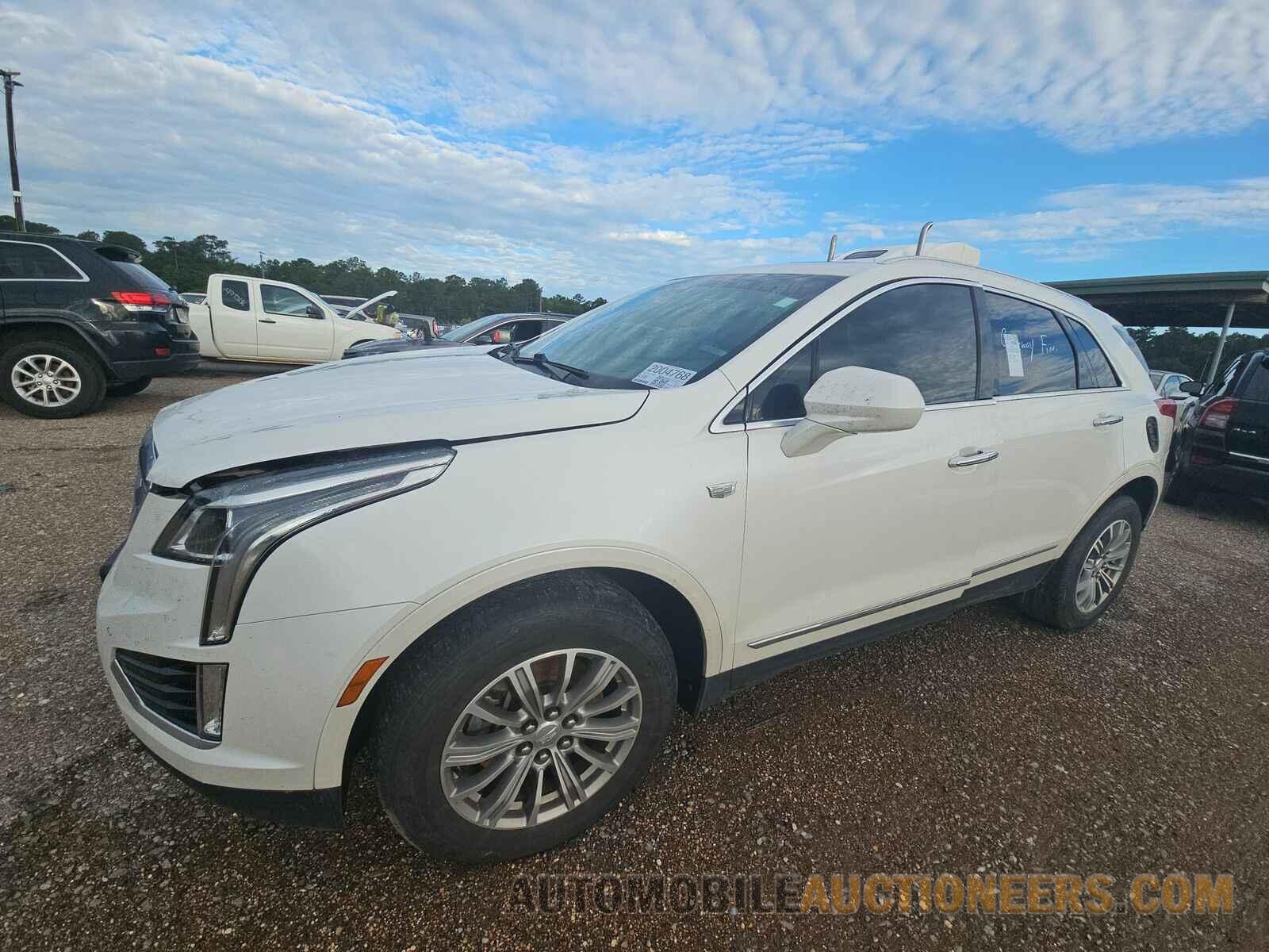 1GYKNBRS7HZ106165 Cadillac XT5 2017