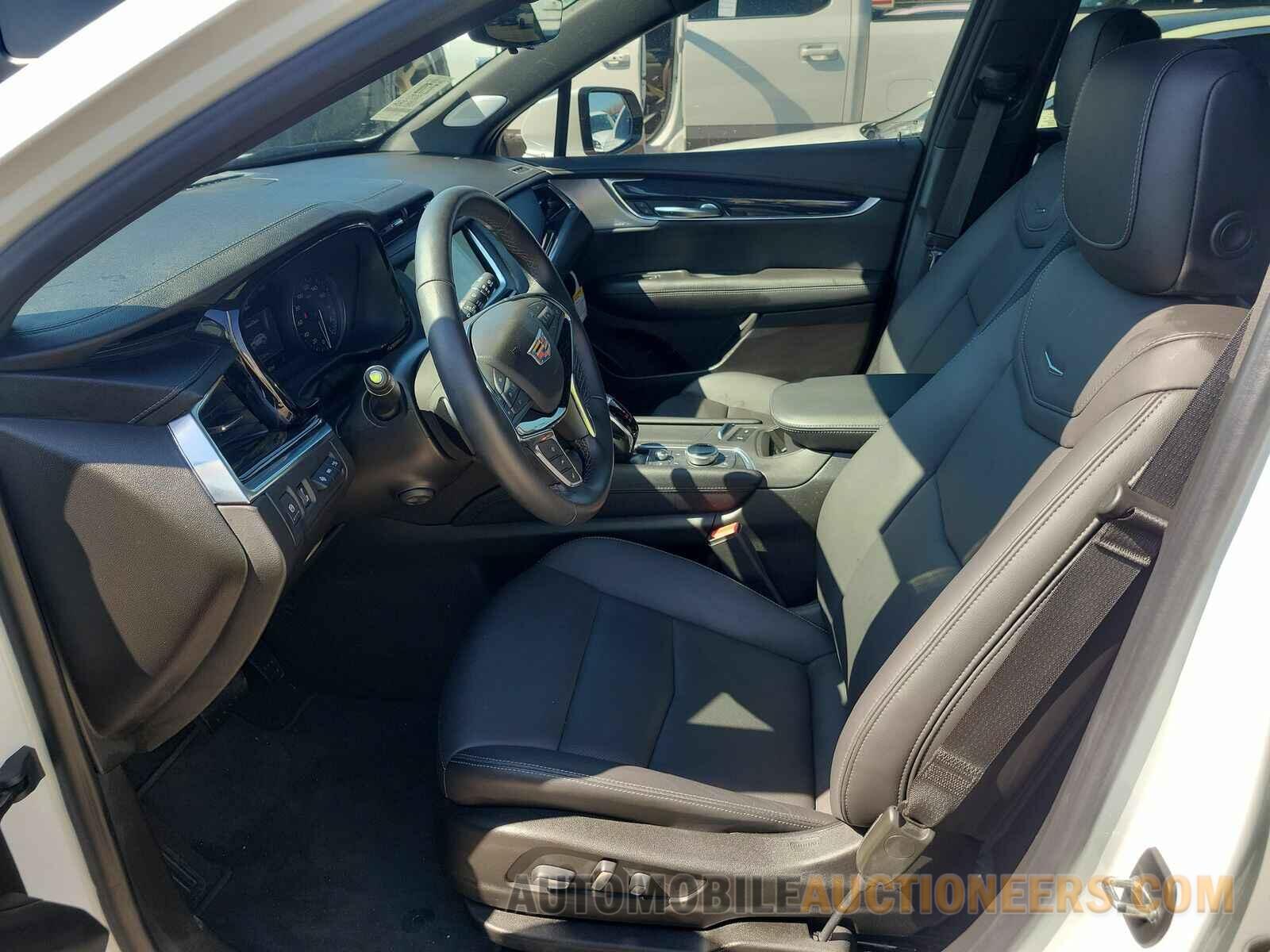 1GYKNCRS0PZ128058 Cadillac XT5 2023