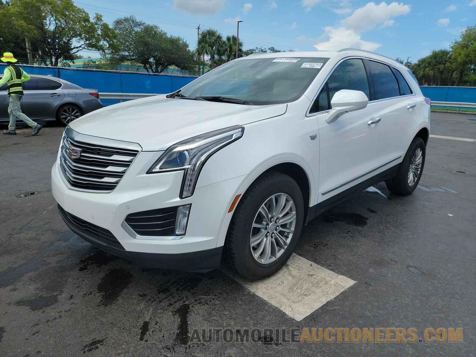 1GYKNCRS3JZ190299 Cadillac XT5 2018