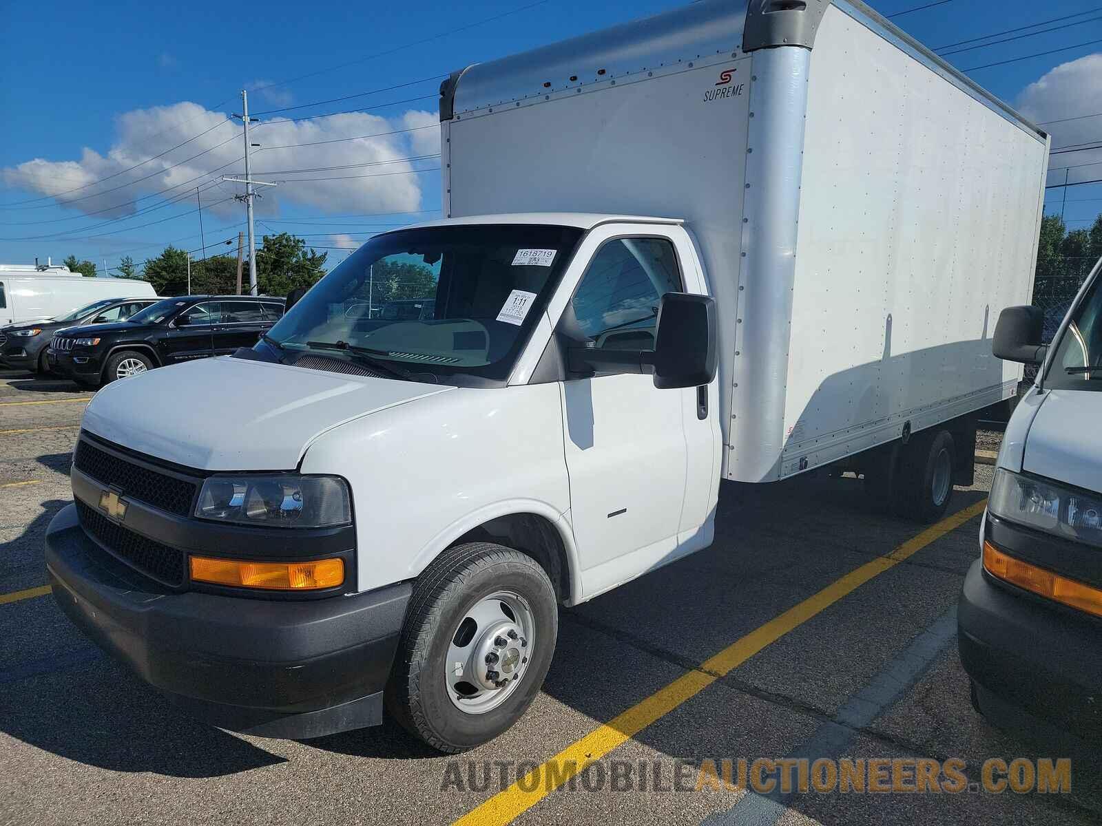 1HA3GTCGXJN007105 Chevrolet Express 2018