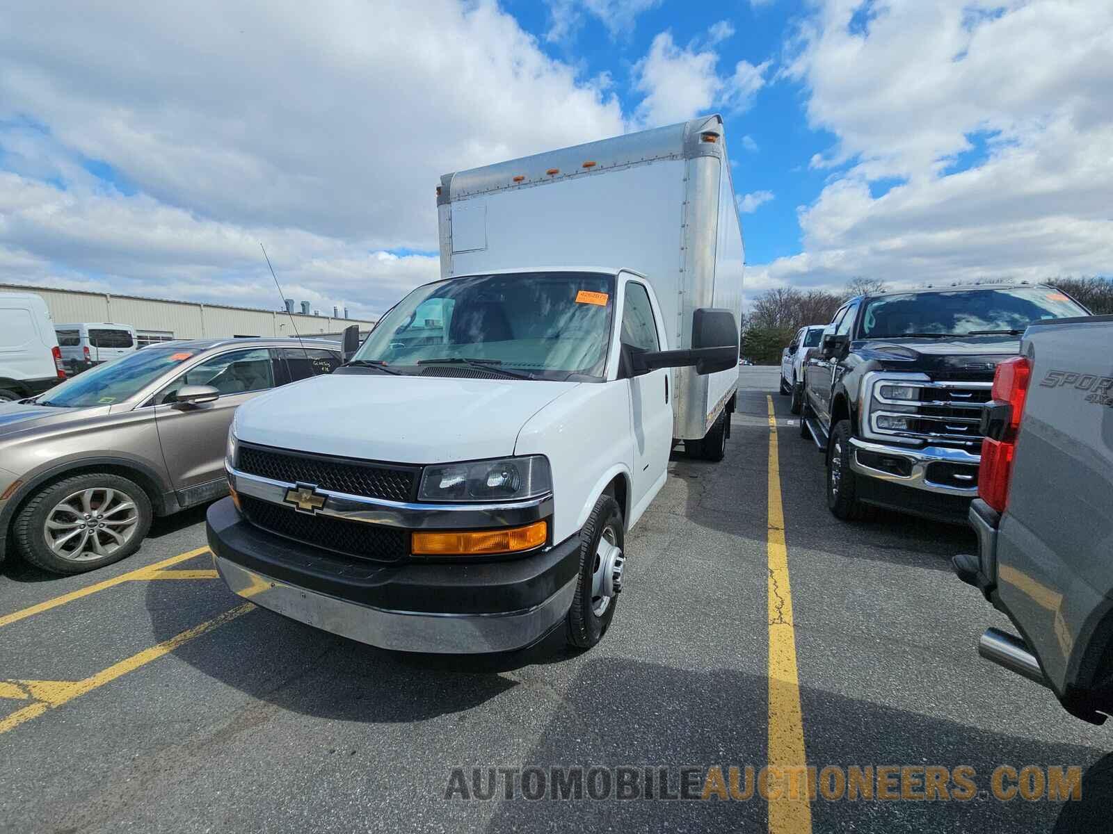 1HA3GTCGXKN001158 Chevrolet Express 2019