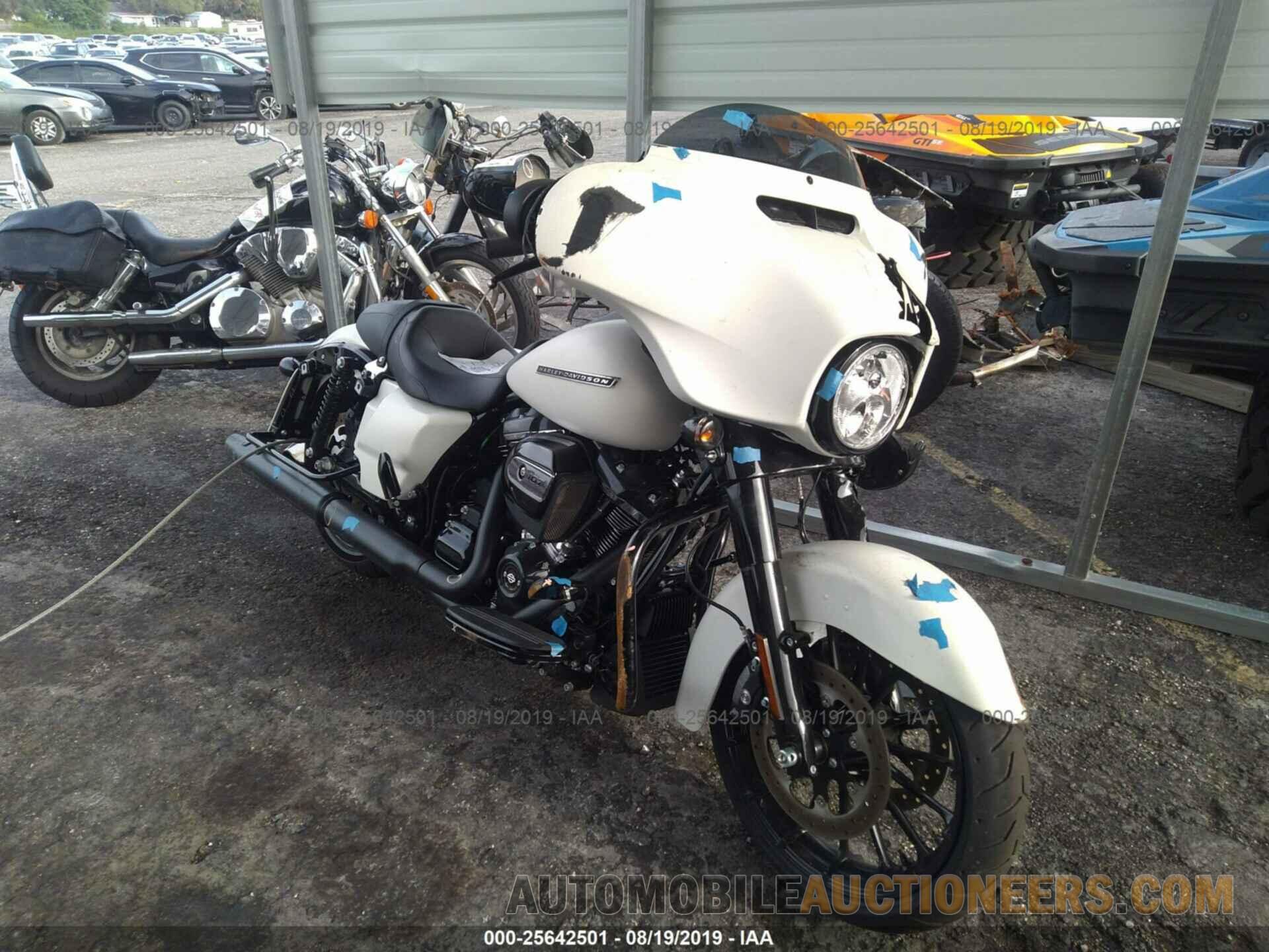 1HD1KRC18JB676739 HARLEY-DAVIDSON FLHXS 2018