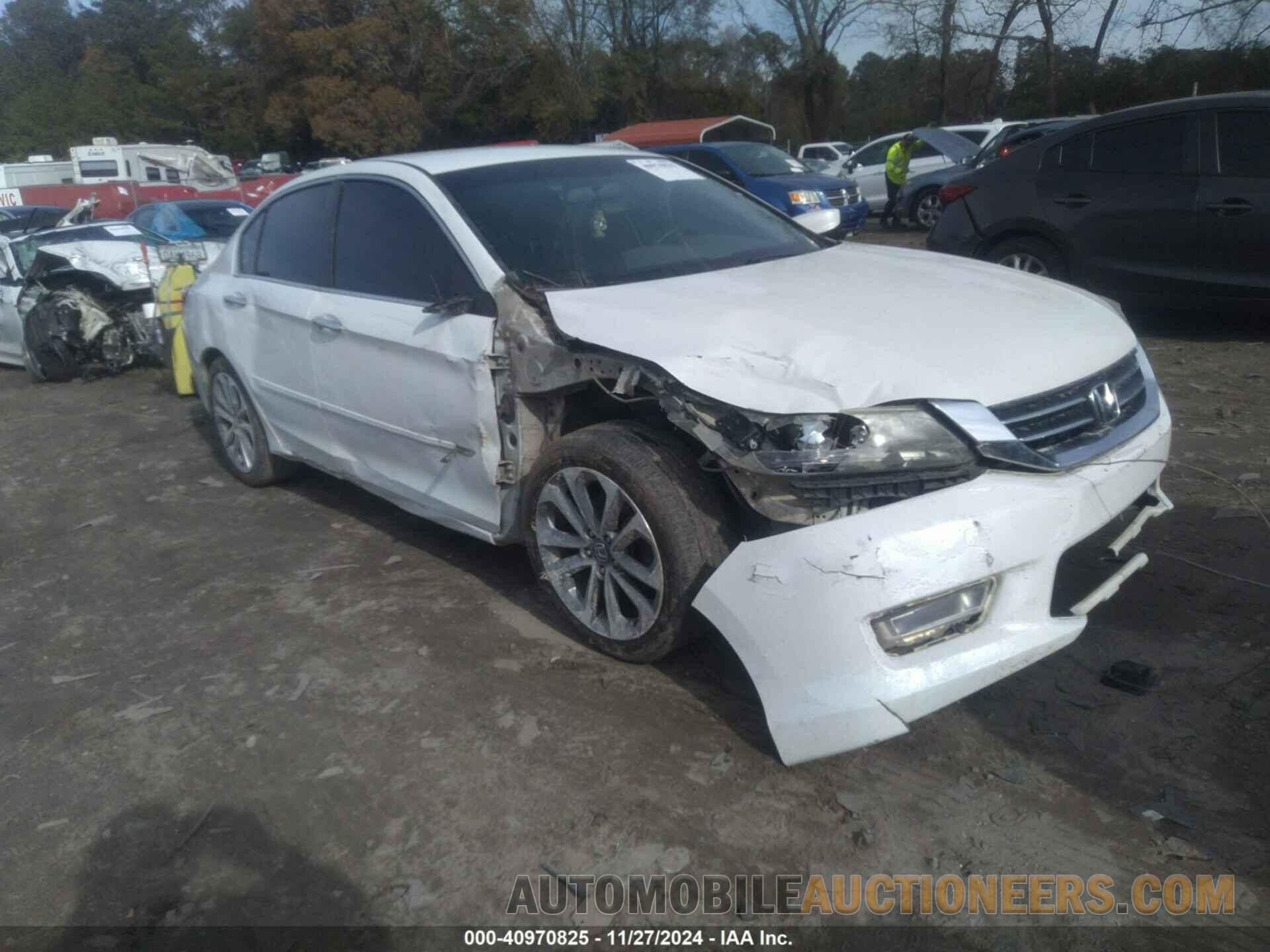 1HGCR2F52DA011147 HONDA ACCORD 2013