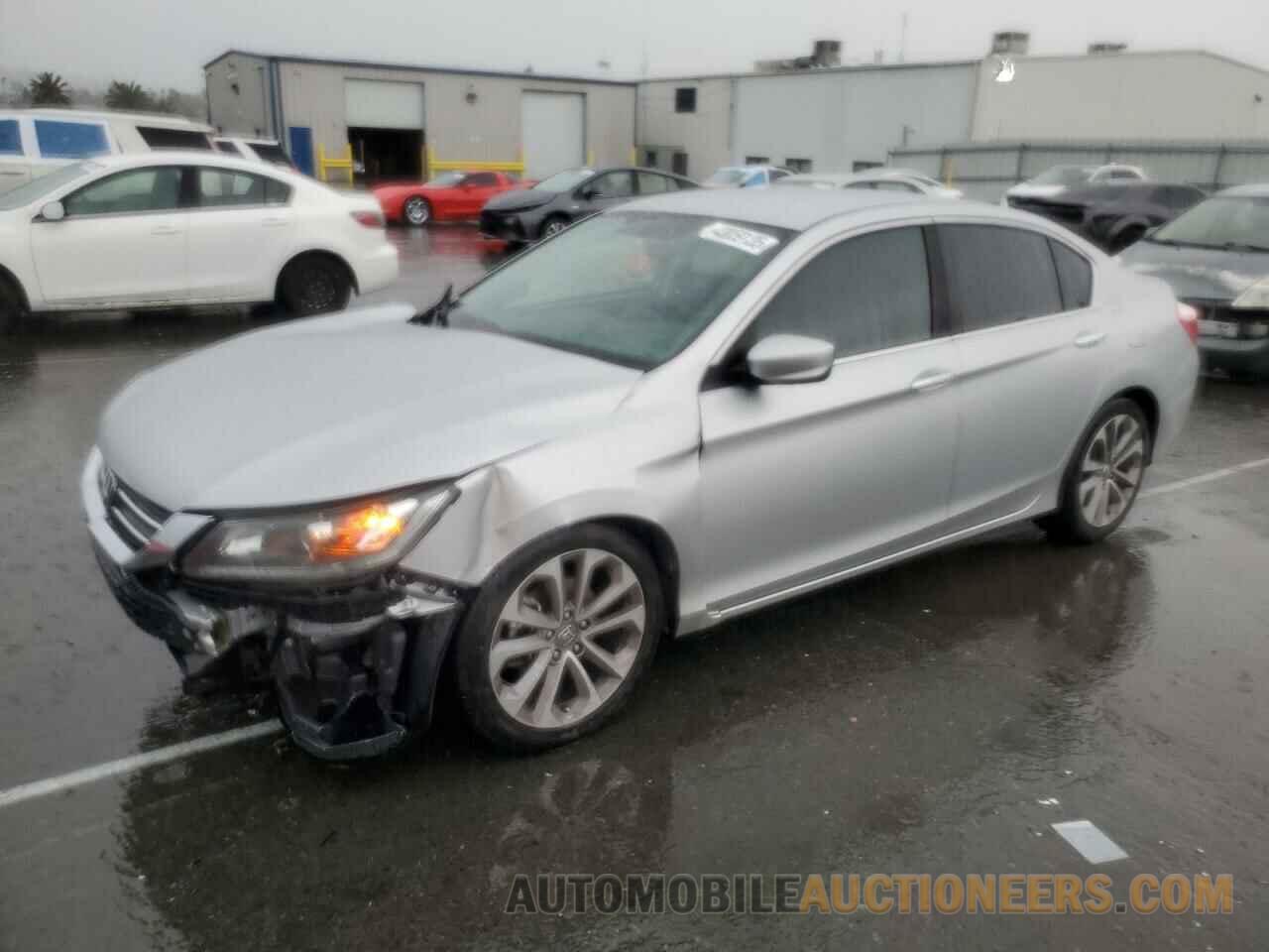 1HGCR2F52DA078458 HONDA ACCORD 2013