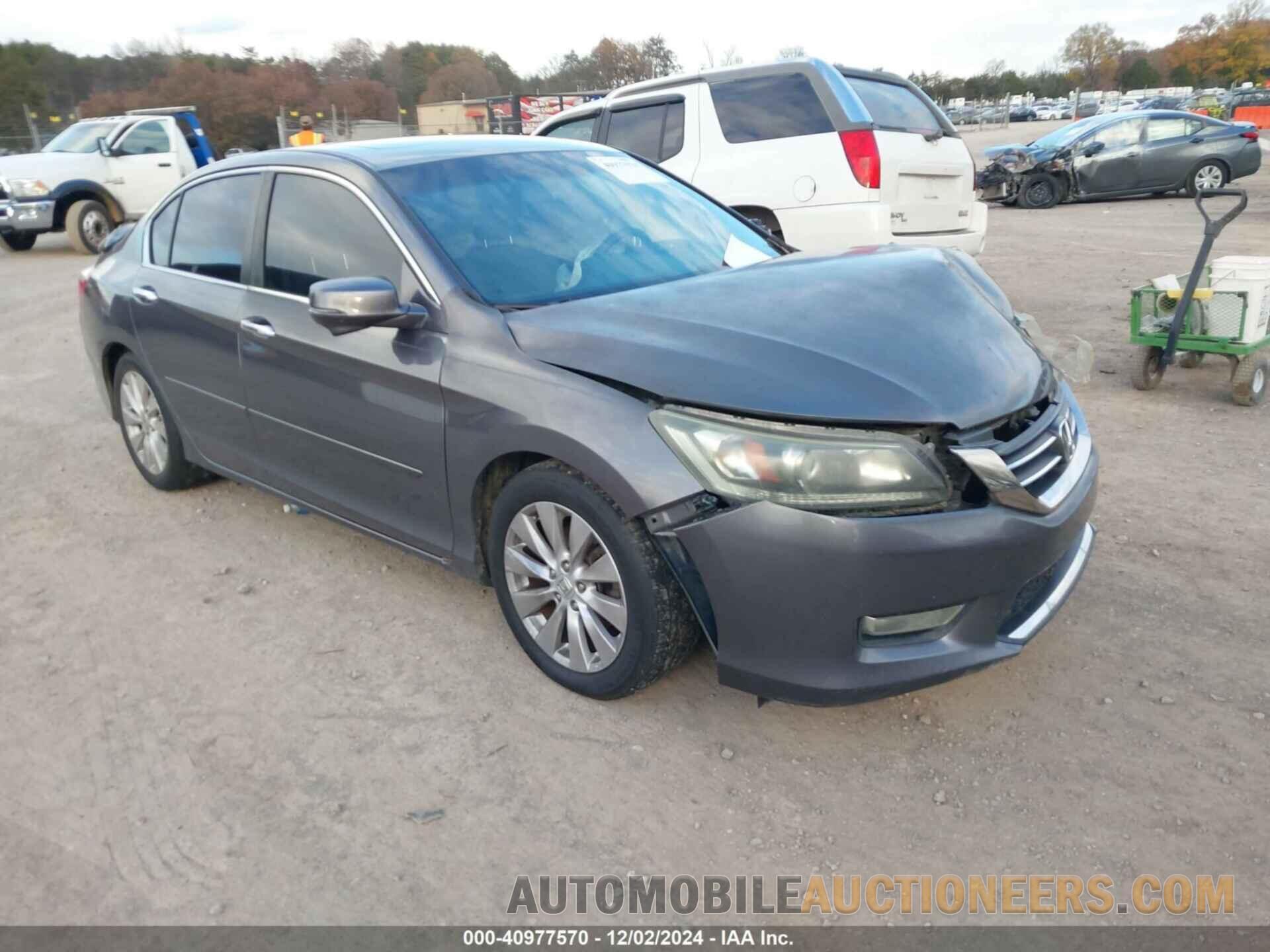 1HGCR2F73DA095612 HONDA ACCORD 2013