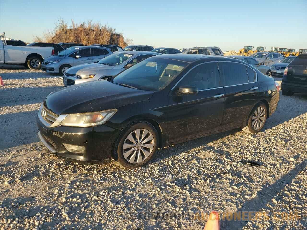 1HGCR2F76DA030673 HONDA ACCORD 2013