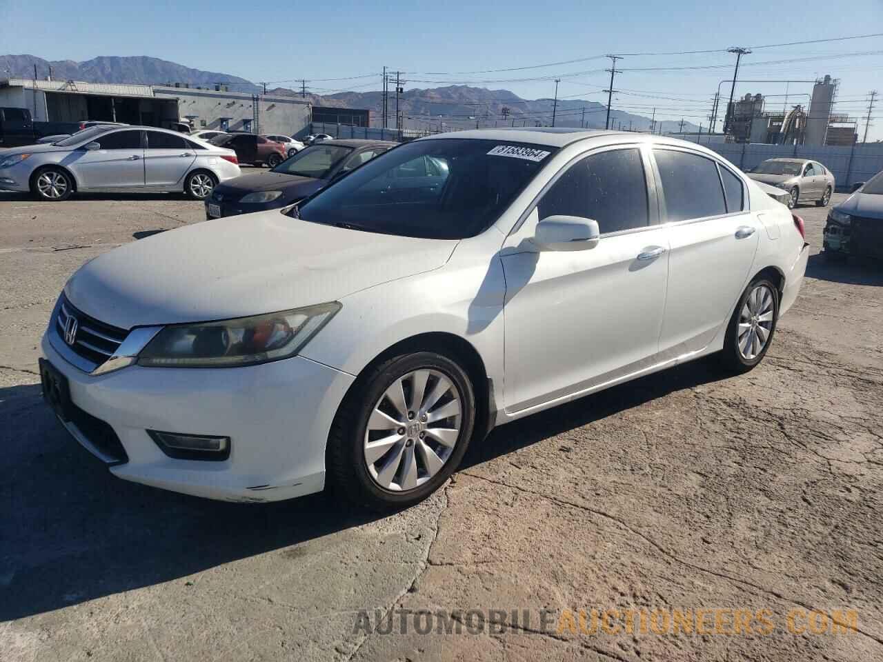 1HGCR2F80DA005857 HONDA ACCORD 2013