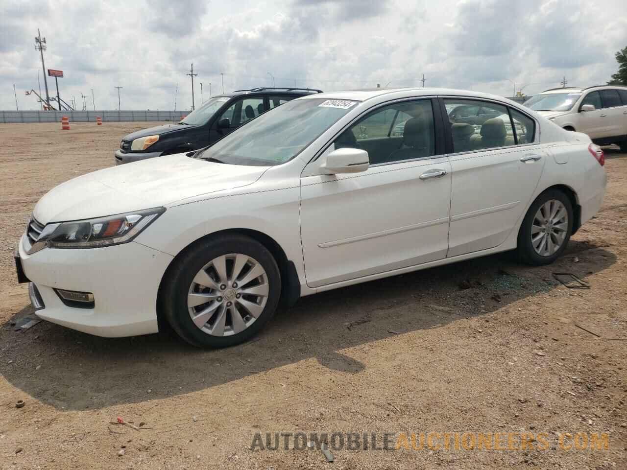 1HGCR2F82DA091124 HONDA ACCORD 2013