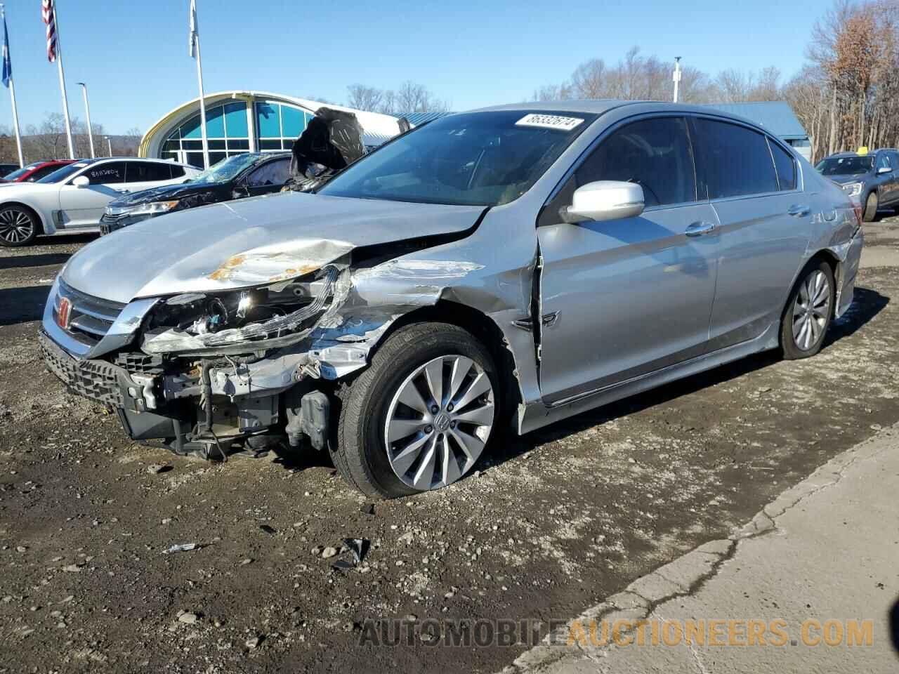 1HGCR2F82DA098901 HONDA ACCORD 2013