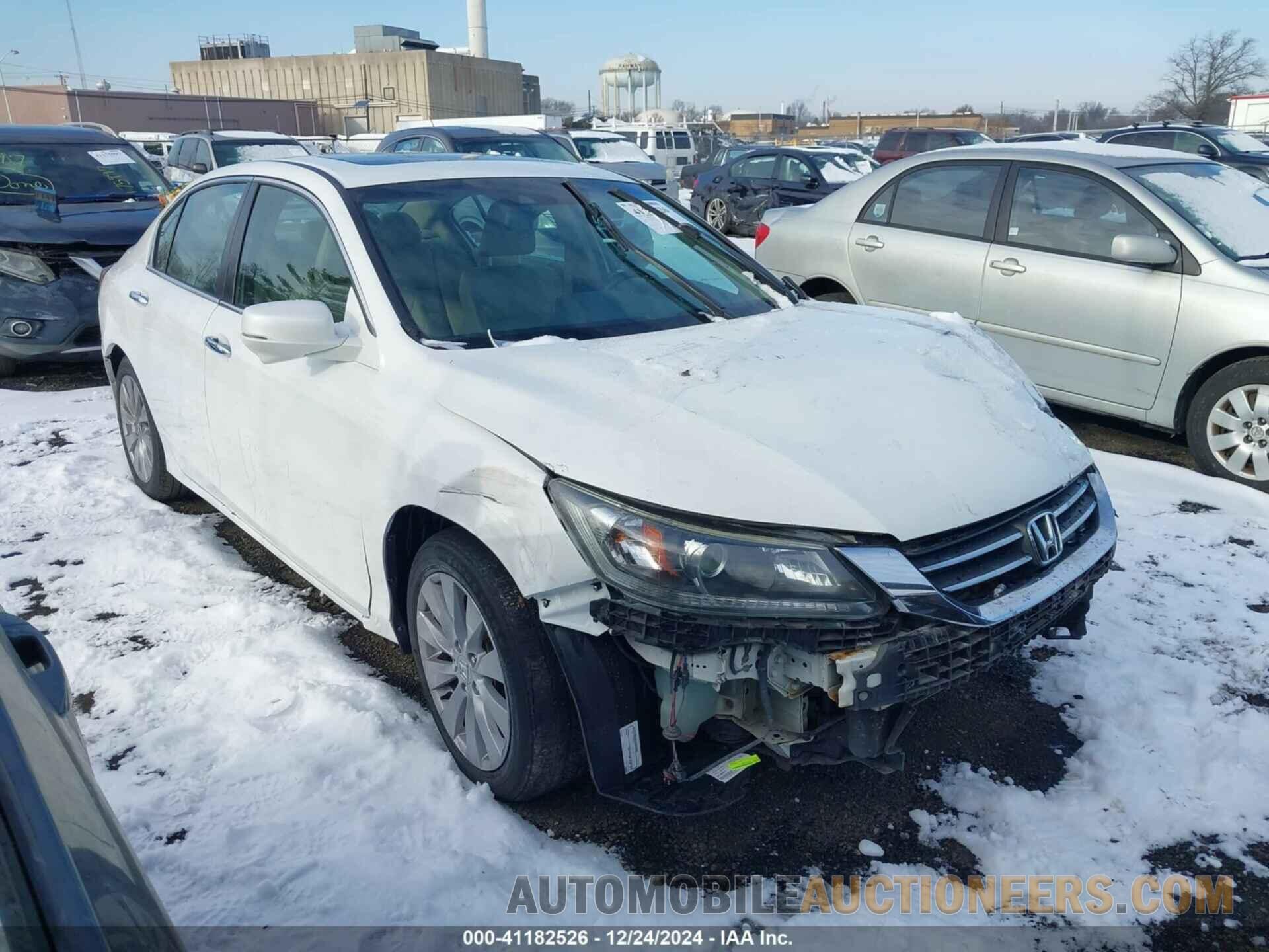 1HGCR2F82DA176352 HONDA ACCORD 2013