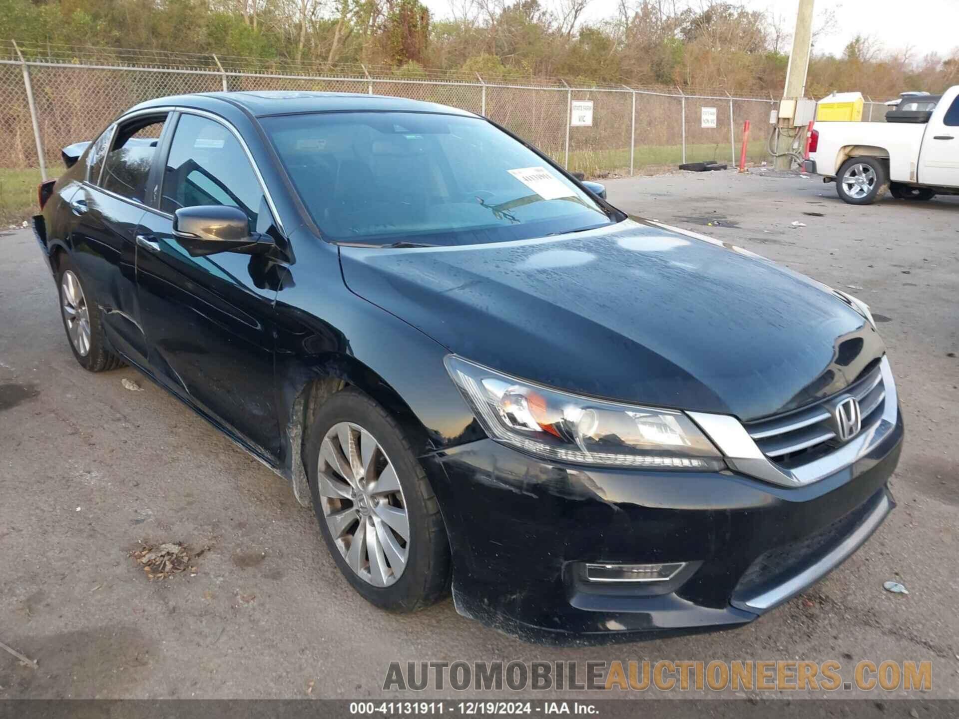 1HGCR2F83DA052378 HONDA ACCORD 2013