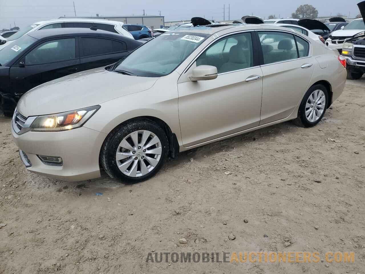 1HGCR2F84DA158435 HONDA ACCORD 2013