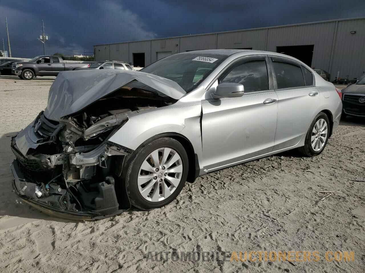 1HGCR2F85DA144365 HONDA ACCORD 2013