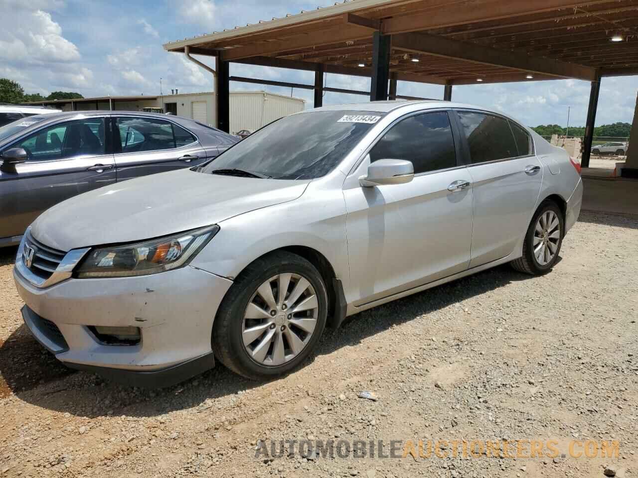 1HGCR2F86DA037521 HONDA ACCORD 2013