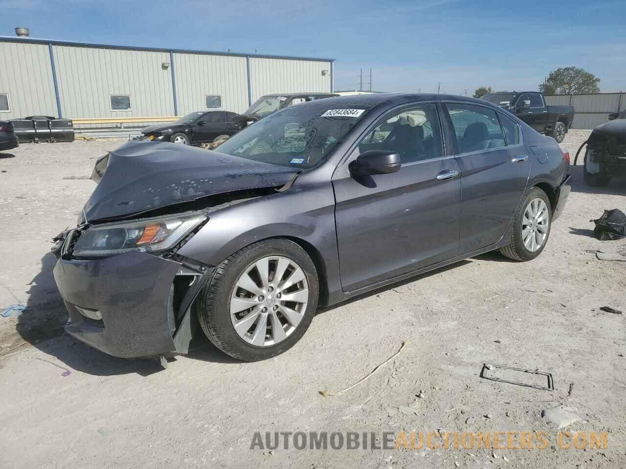 1HGCR2F87DA023482 HONDA ACCORD 2013