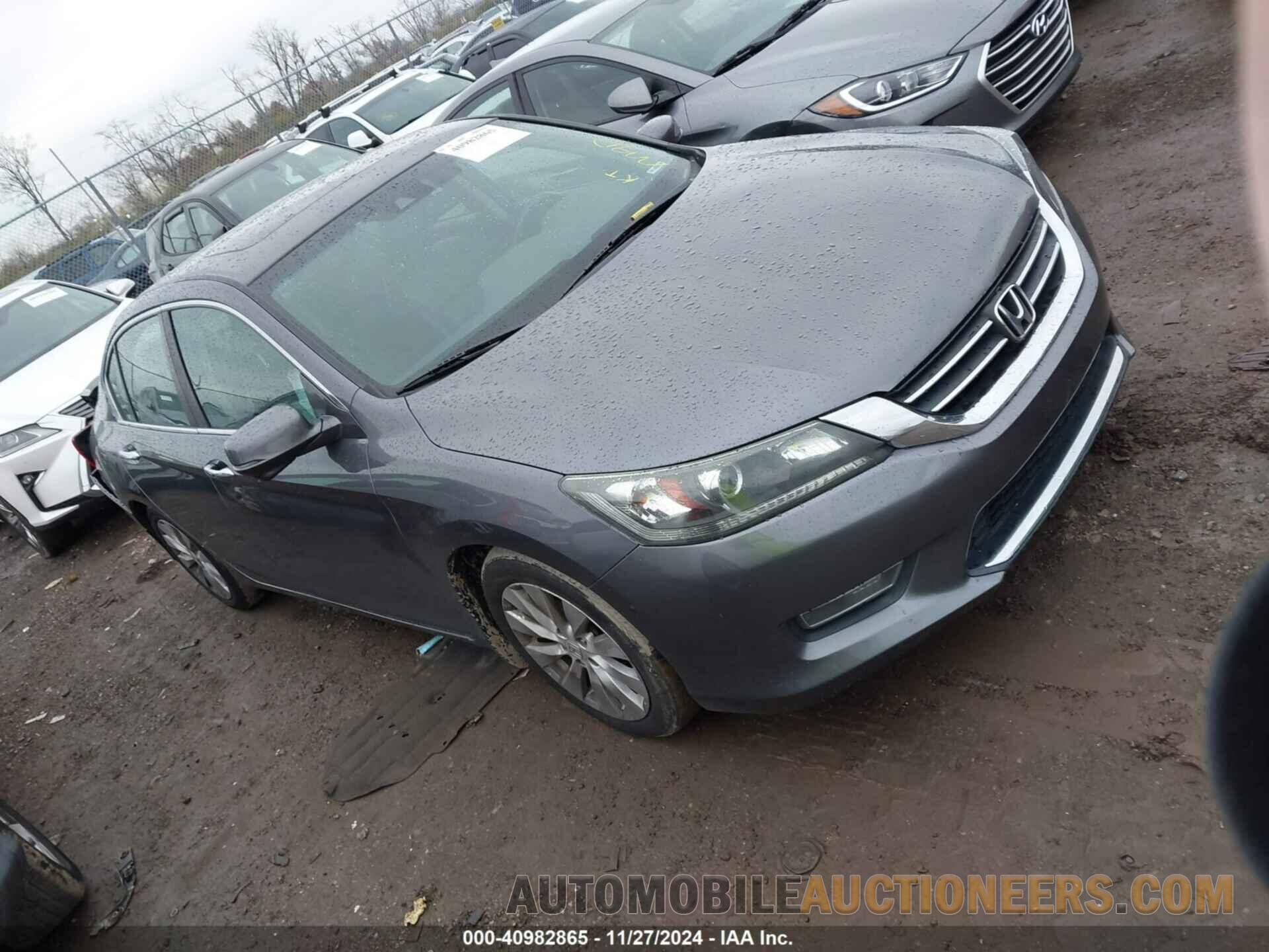 1HGCR2F87DA242944 HONDA ACCORD 2013