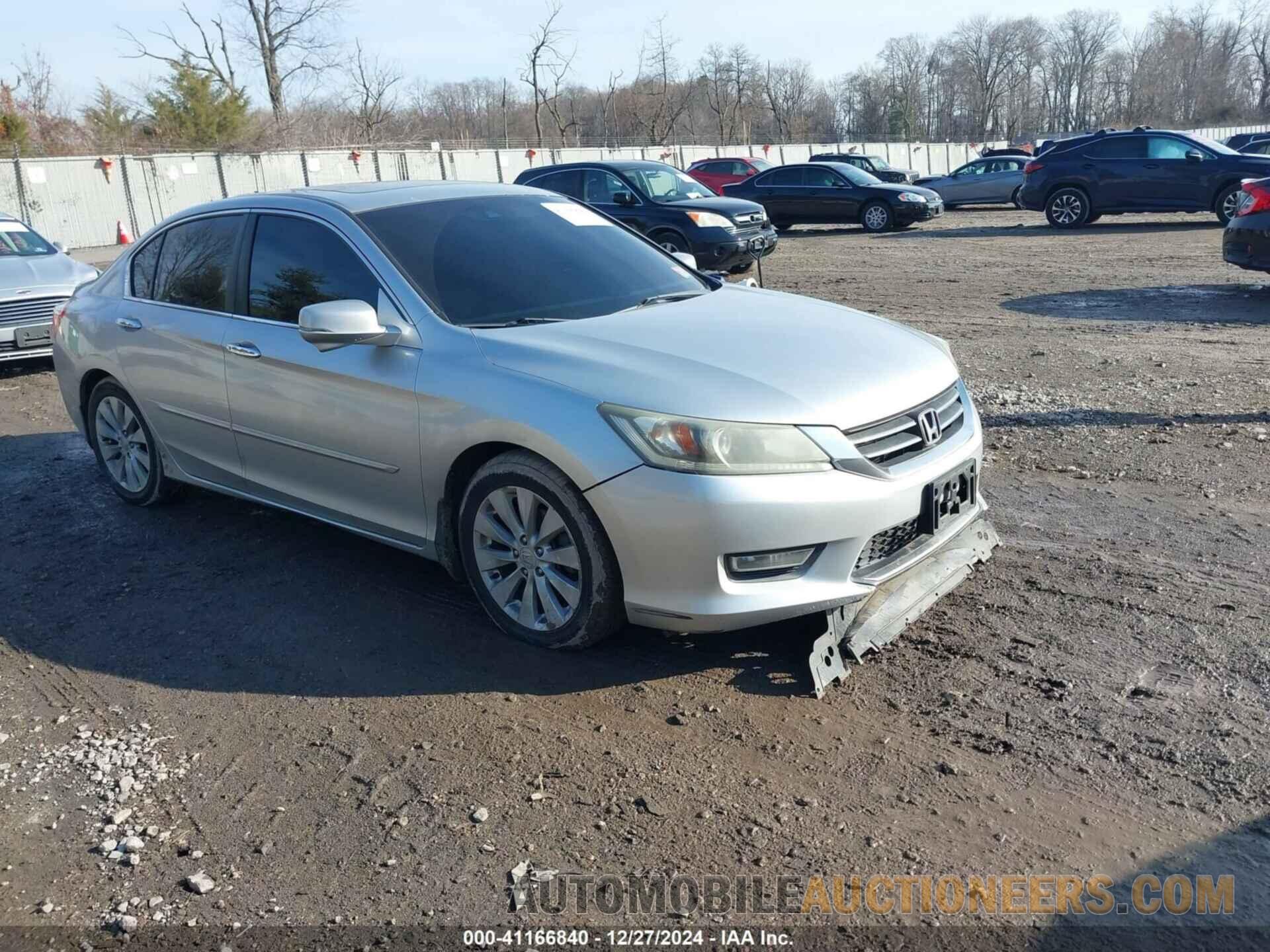 1HGCR2F88DA044048 HONDA ACCORD 2013