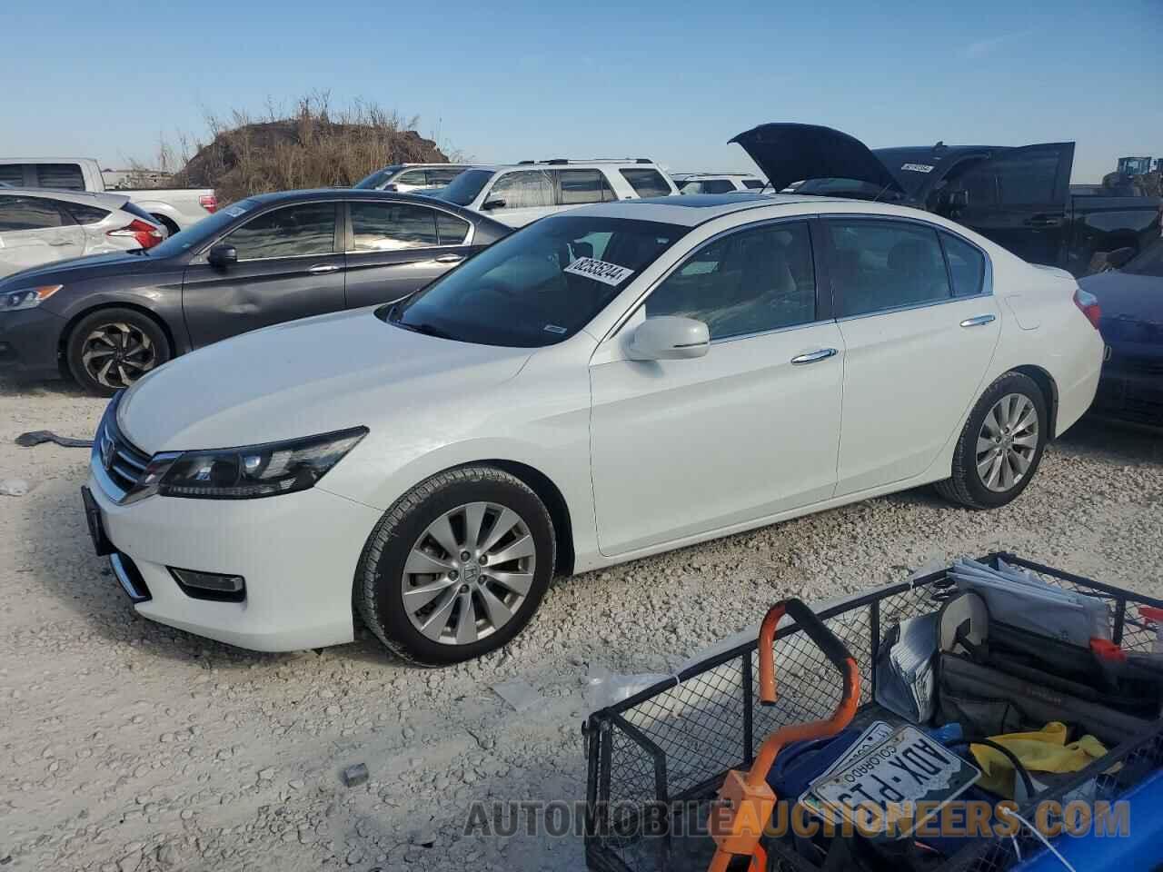 1HGCR2F89DA271152 HONDA ACCORD 2013