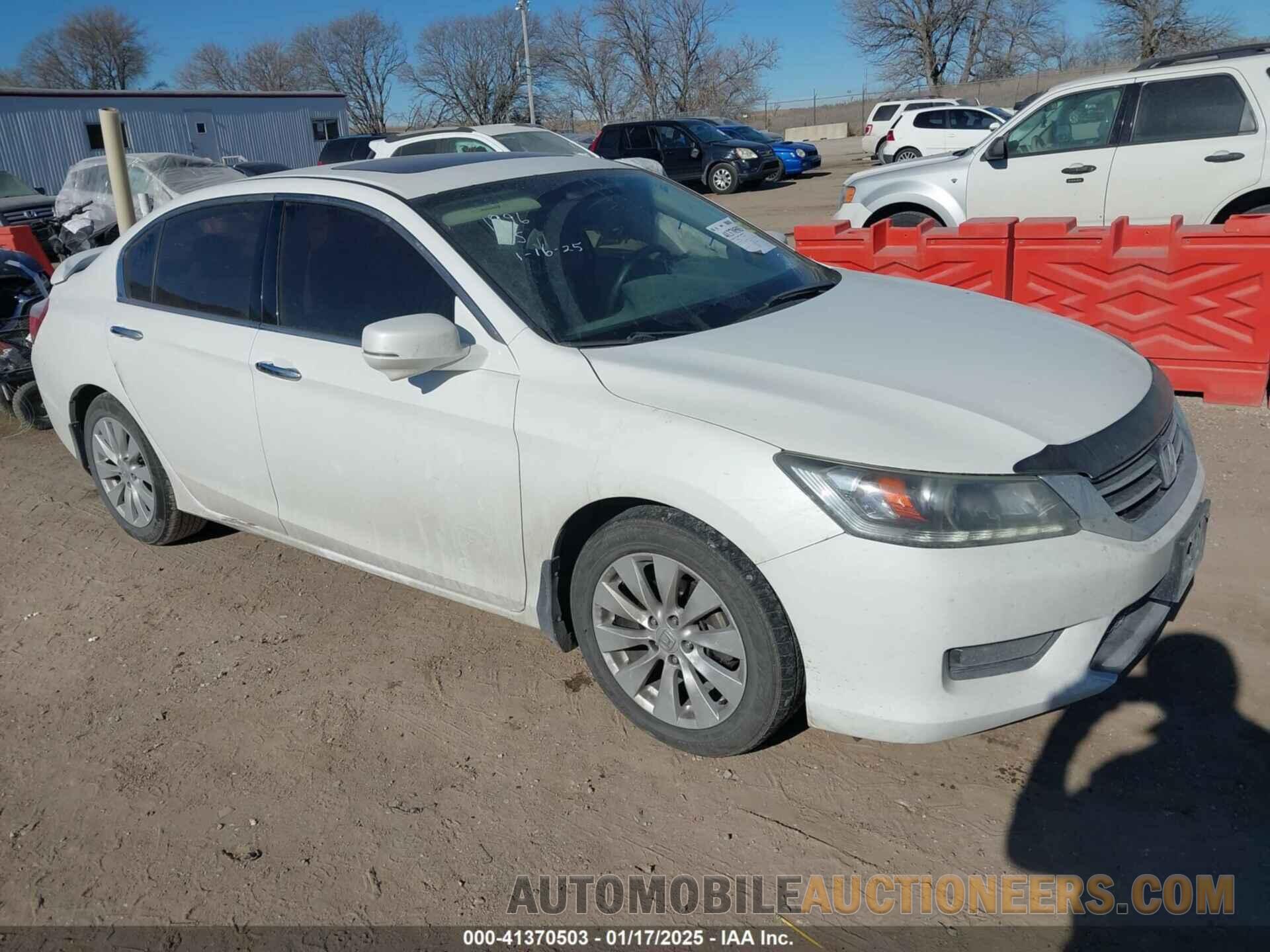 1HGCR3F80EA010693 HONDA ACCORD 2014