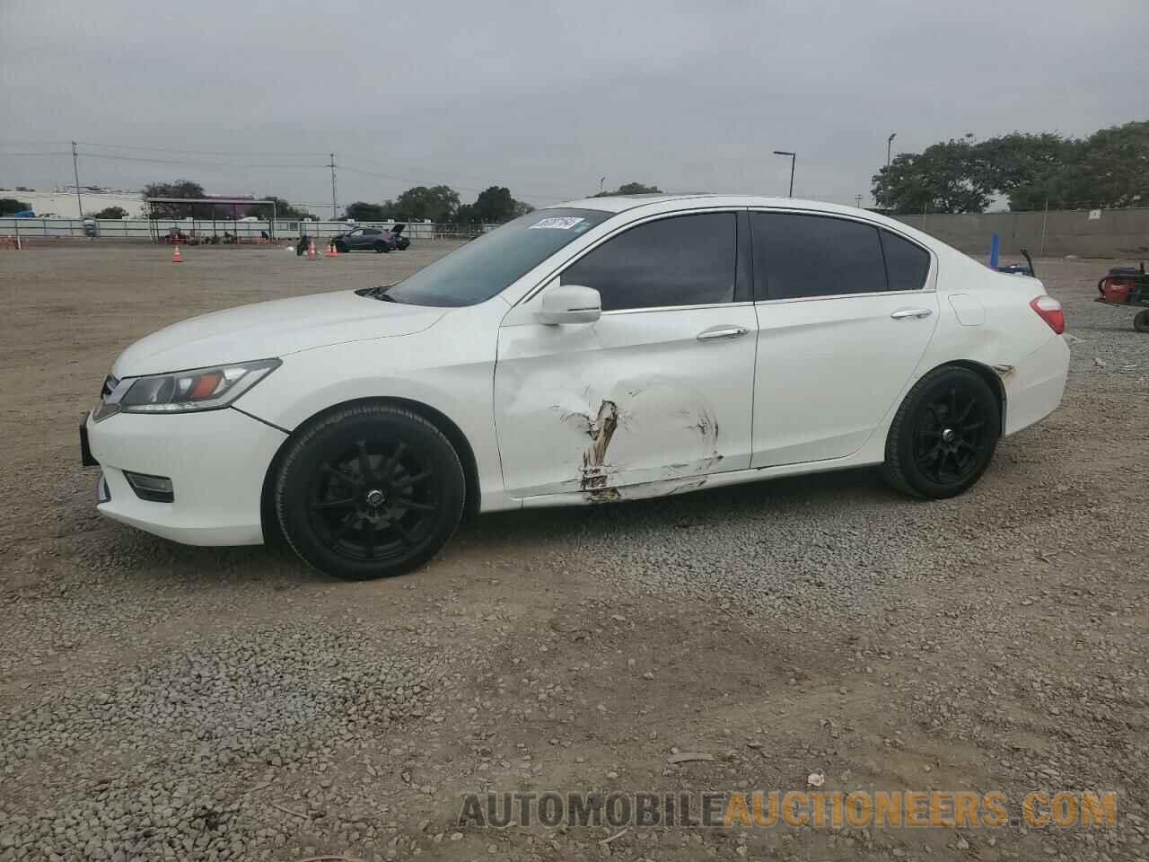 1HGCR3F81DA032667 HONDA ACCORD 2013