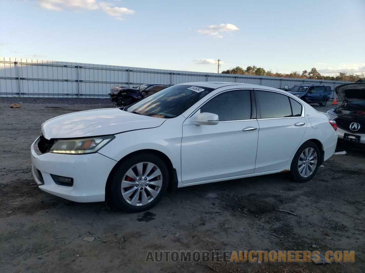 1HGCR3F82EA010128 HONDA ACCORD 2014