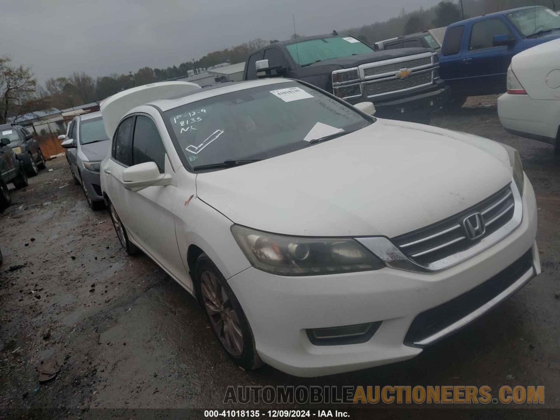 1HGCR3F85DA007982 HONDA ACCORD 2013