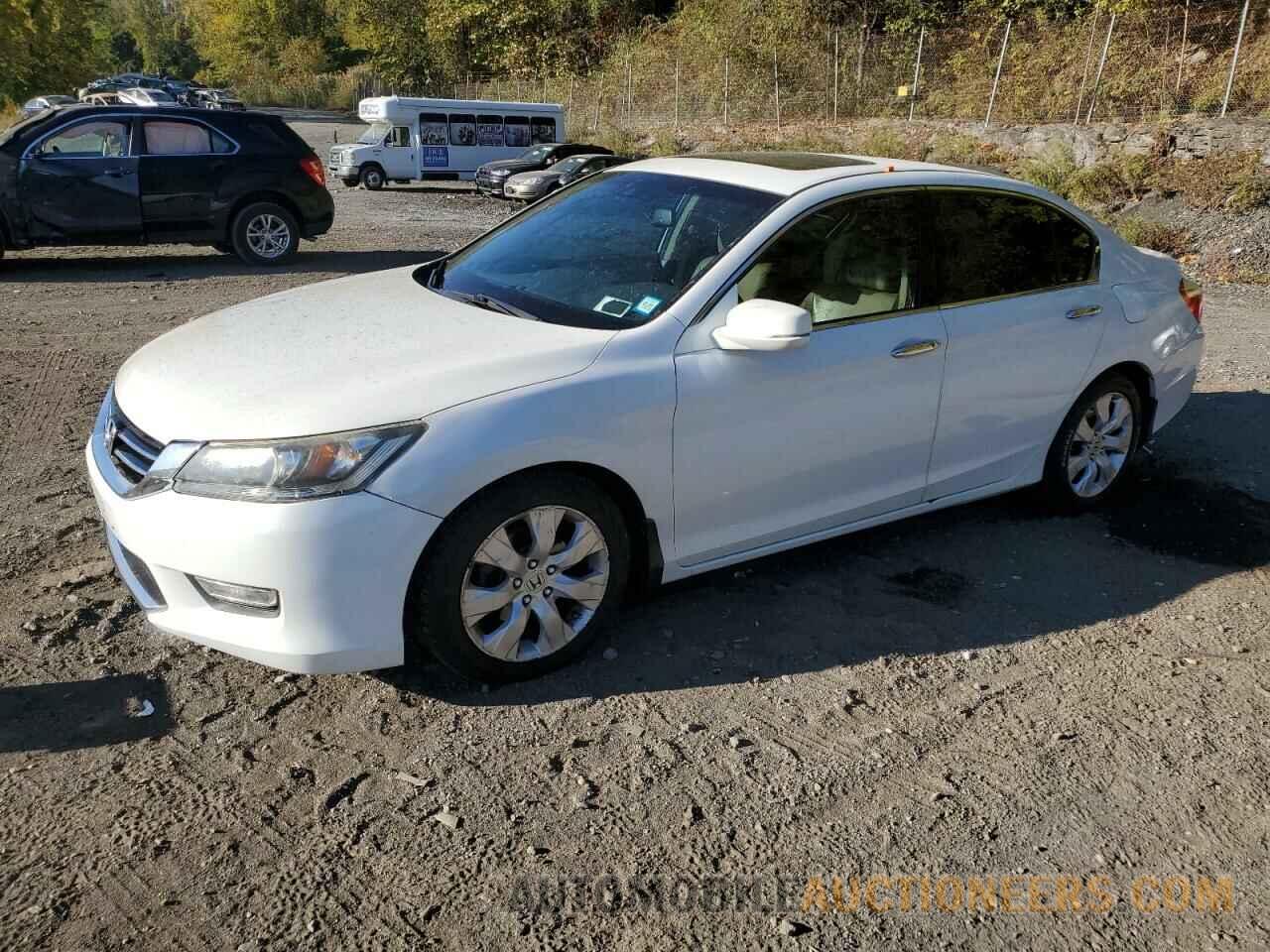 1HGCR3F88DA013422 HONDA ACCORD 2013