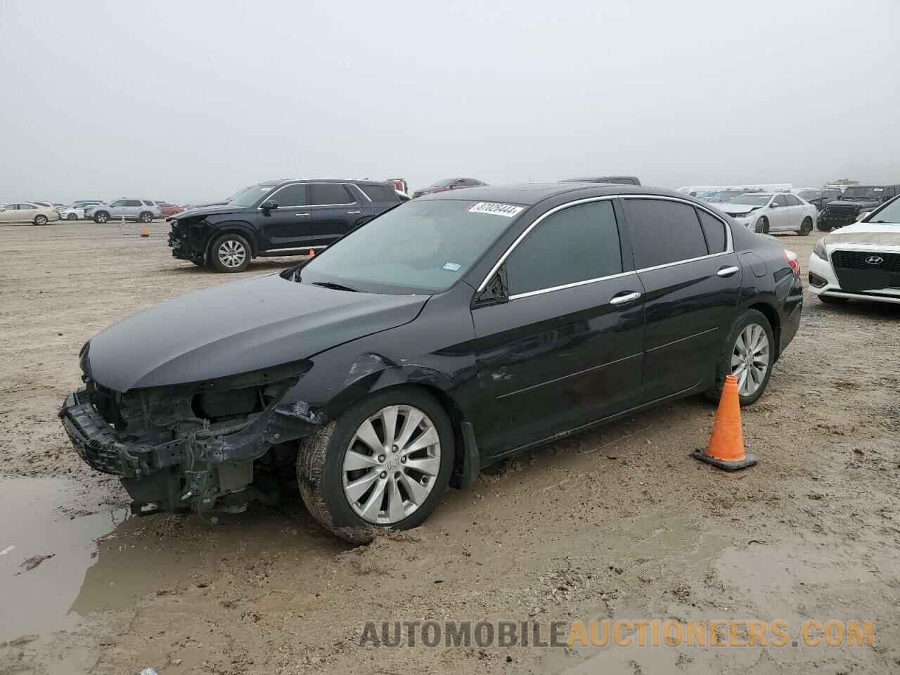 1HGCR3F88DA025005 HONDA ACCORD 2013