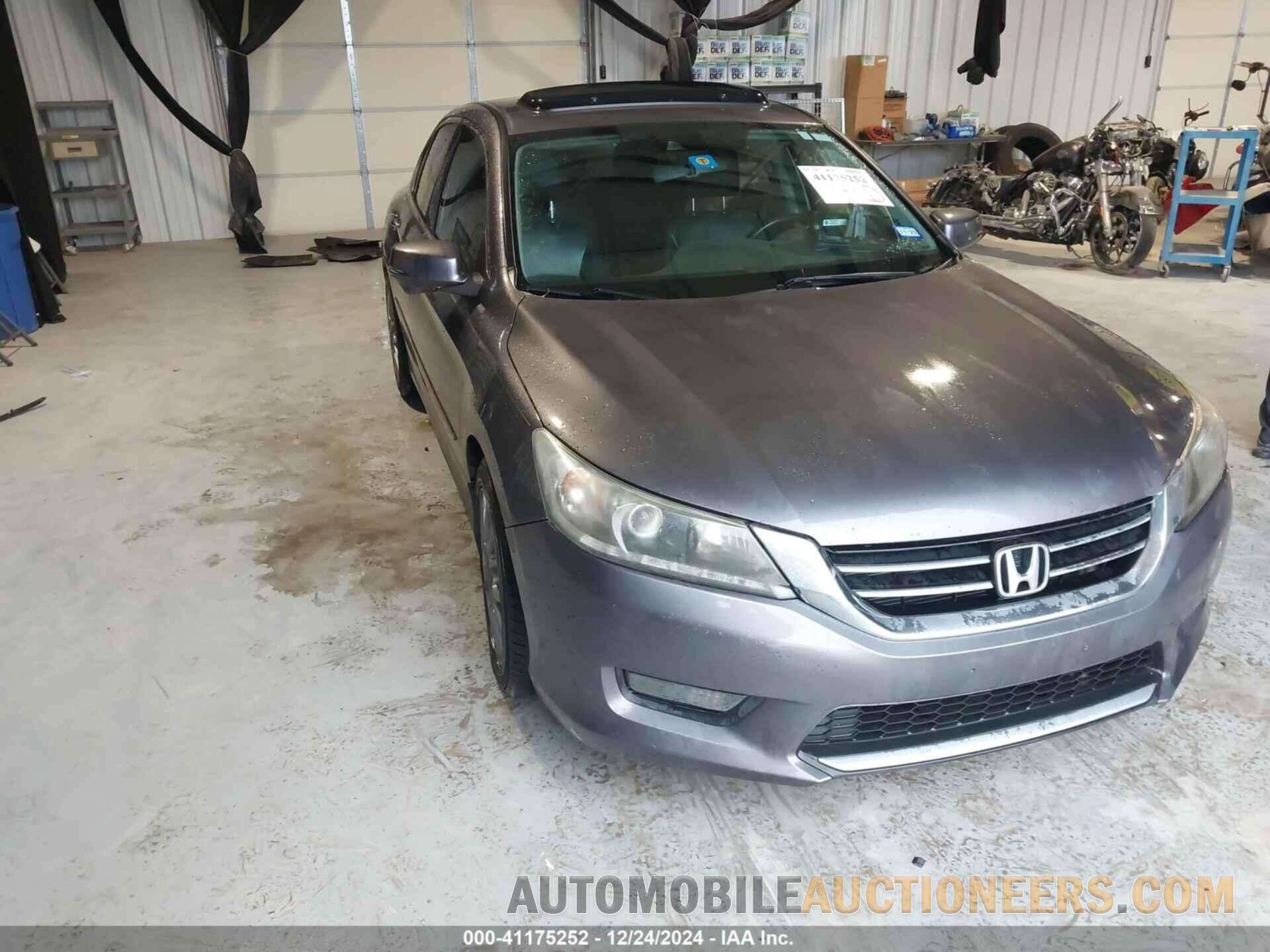 1HGCR3F88EA013969 HONDA ACCORD 2014