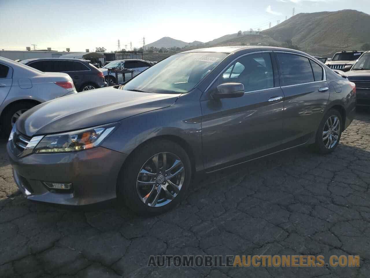 1HGCR3F96EA003112 HONDA ACCORD 2014